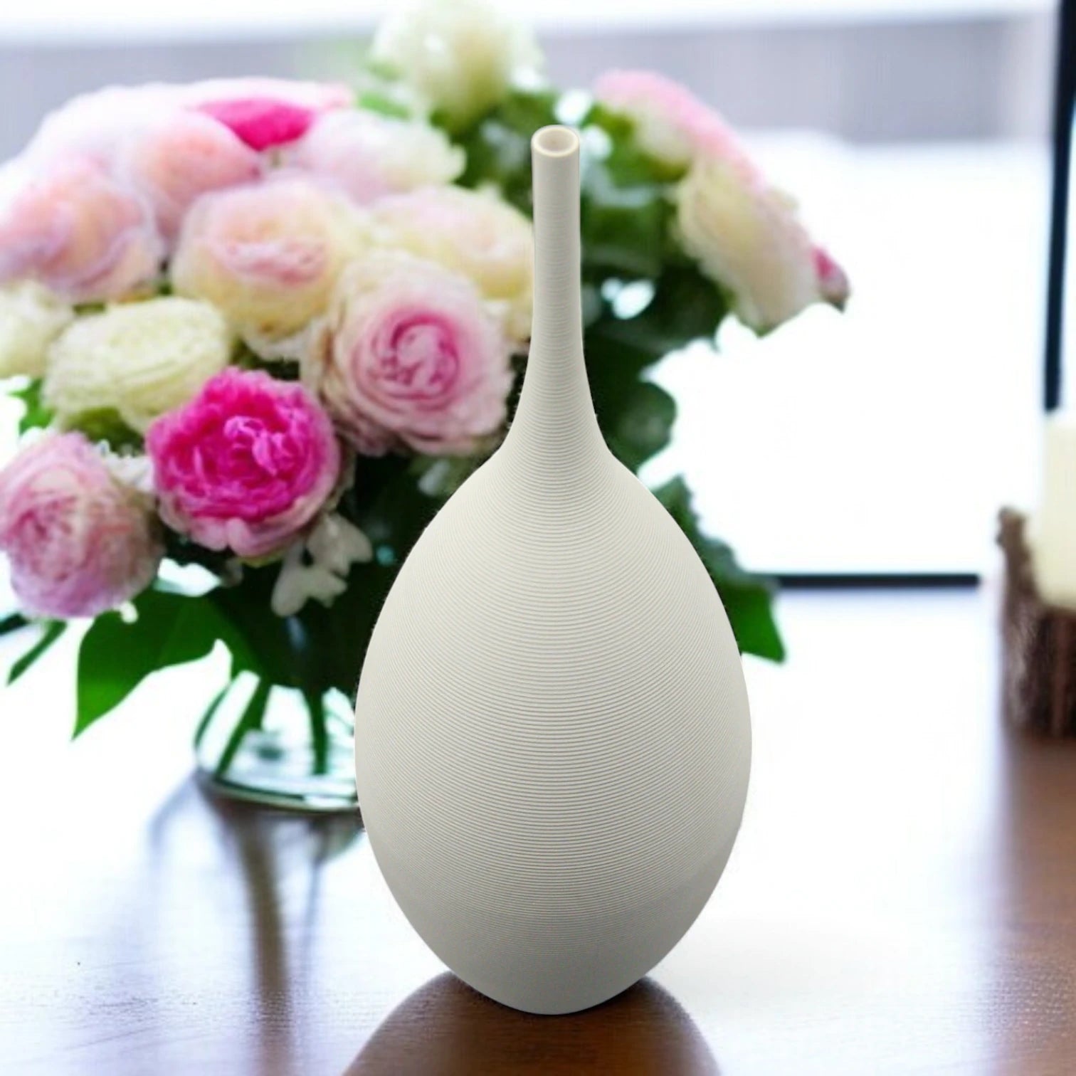 Damoo Elegant White Ceramic Vase with Minimalist Teardrop Design – Ideal for Modern Home Decor or Single Stem Display - Damoo