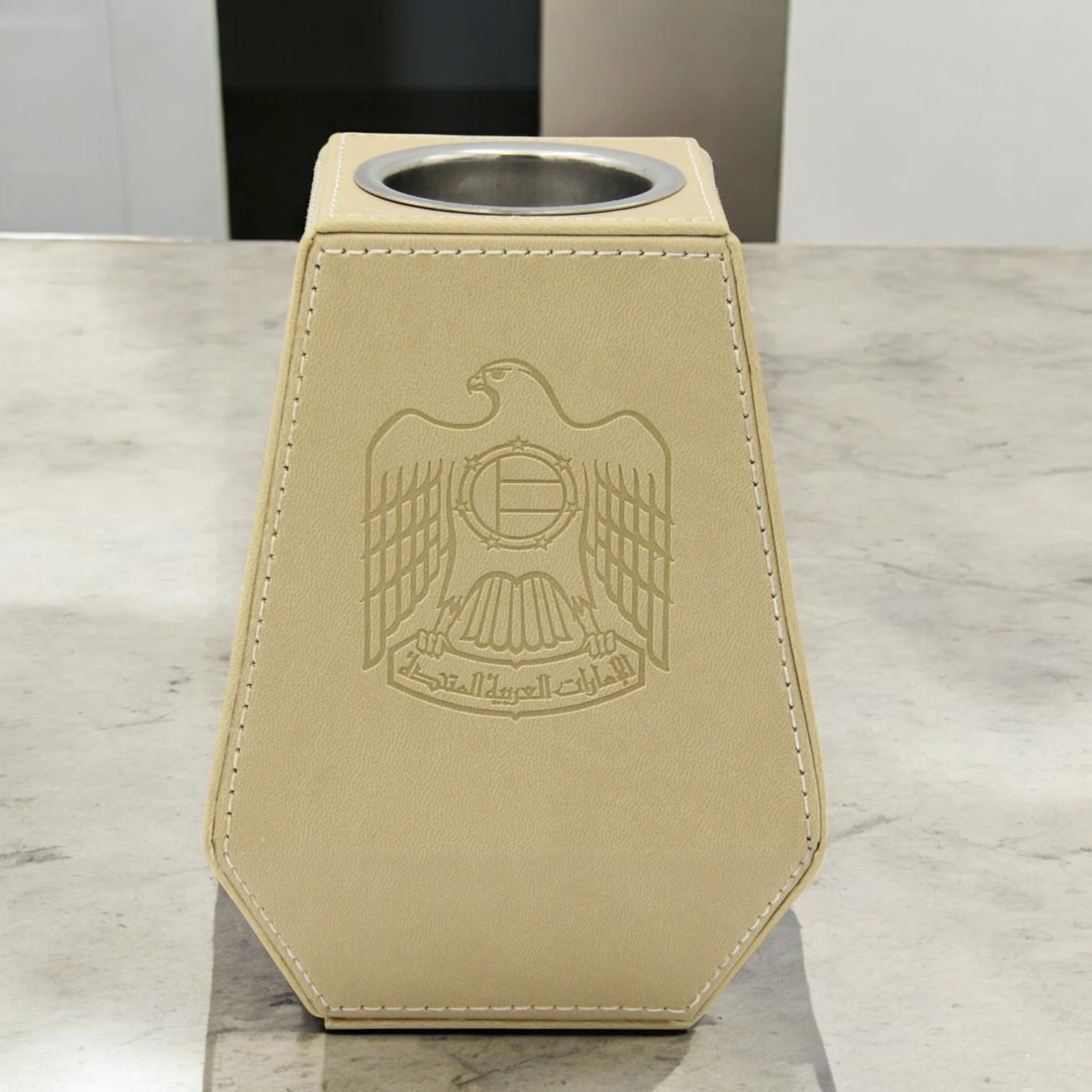 Damoo Luxury Faux Leather Bukhoor Burner with UAE Emblem – Modern Mabkhara Incense Holder for Home, Office, Majlis & Special Occasions - Damoo