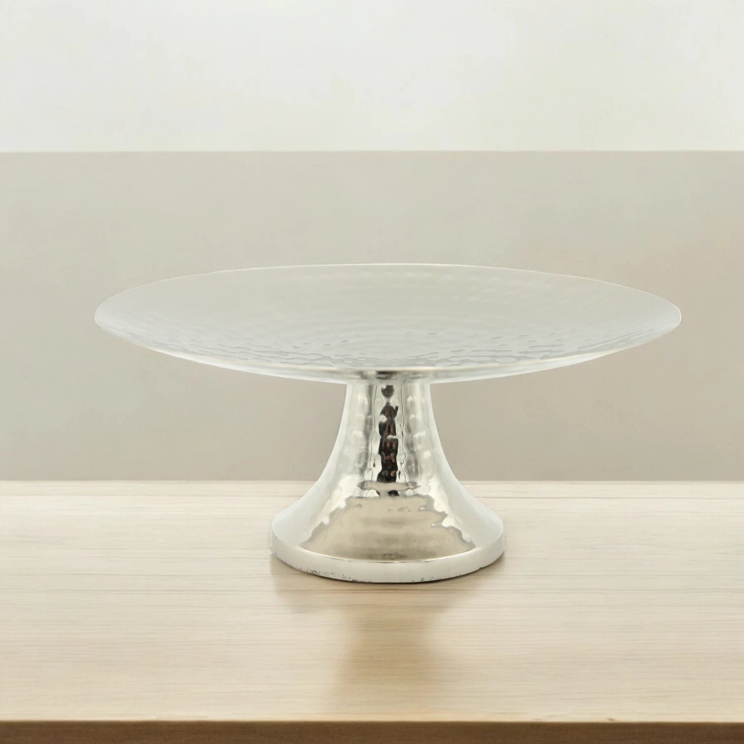 Damoo Luxury Hammered Metal Cake Stand – Silver-Plated Decorative Serving Tray with Pedestal Base for Cakes, Fruits & Desserts – Elegant Centerpiece for Events, Ramadan & Home Décor - Damoo