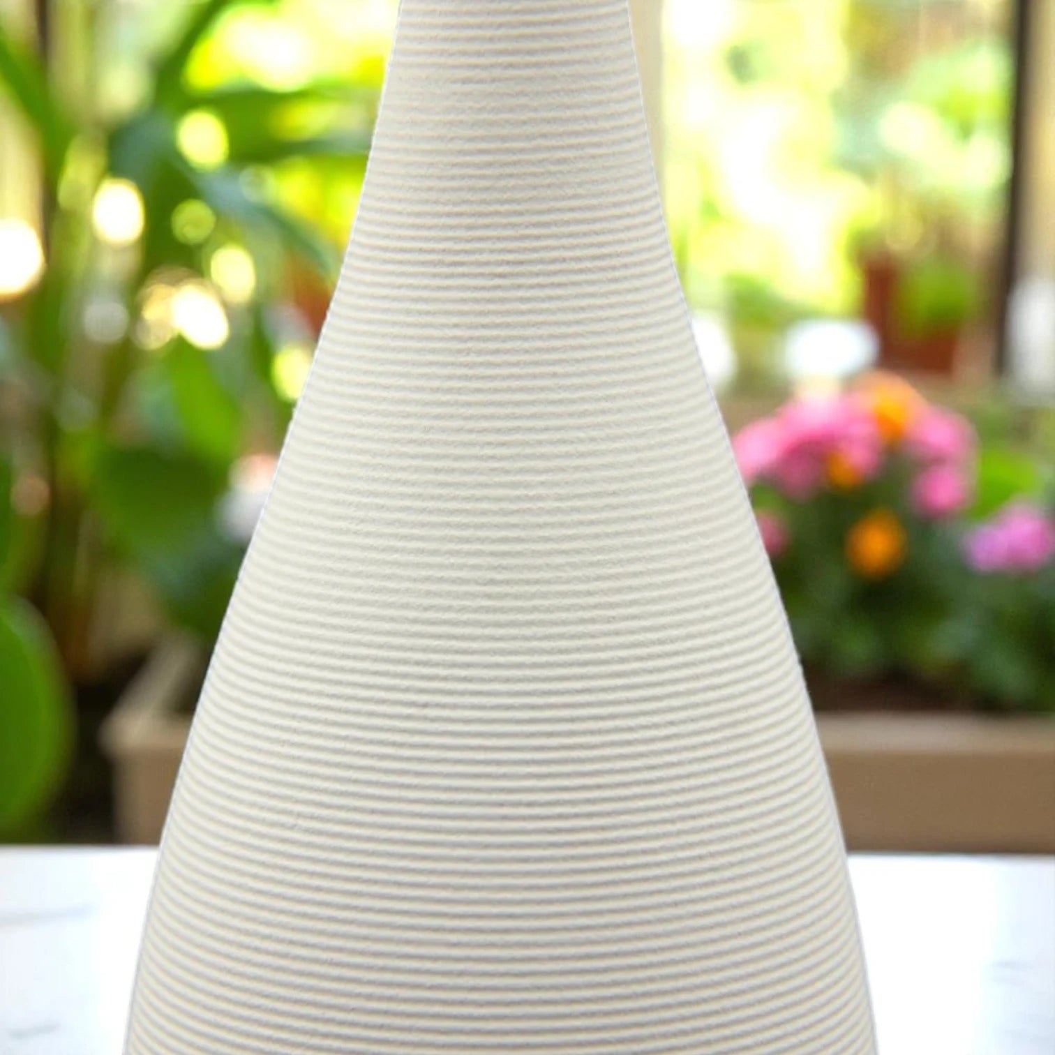 Damoo Minimalist Ceramic Vase for Flowers – Modern Handmade Floral Vessel for Dried or Fresh Arrangements - Damoo