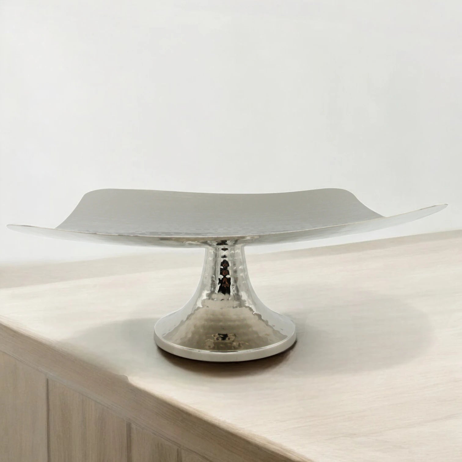 Damoo Modern Square Metal Pedestal Plate – Elevated Silver Display Stand for Sweets, Fruits, or Centerpieces – Hammered Finish Serving Dish - Damoo