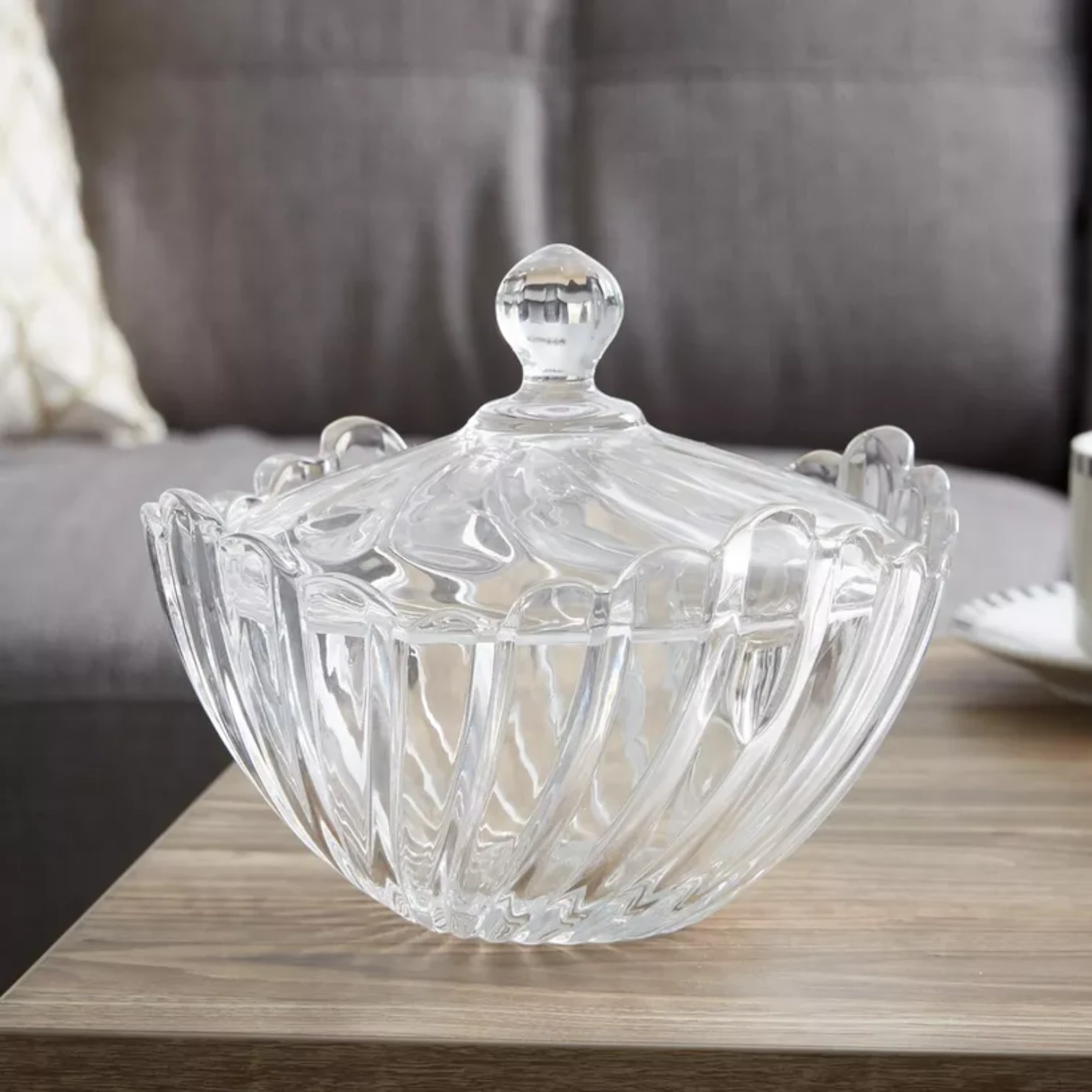 DIAMONDS Elegant Crystal-Style Glass Candy Bowl with Lid – Decorative Clear Storage Jar for Sweets, Nuts & Decor – Diamond Cut Design - Damoo