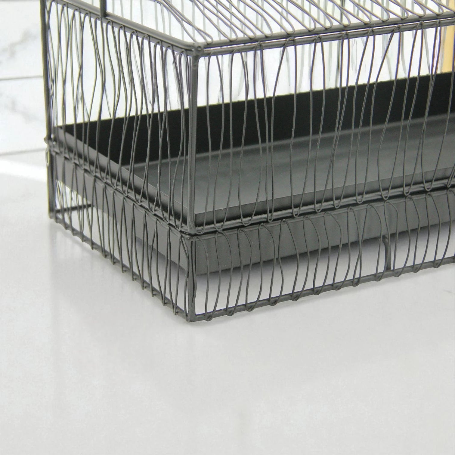 Durable Multipurpose Serving Tray with Shatter-Resistant Base & Insect-Proof Metal Mesh Dome – Ideal for Elegant Fruit, Pastry, and Dessert Presentation Indoors or Outdoors - Damoo