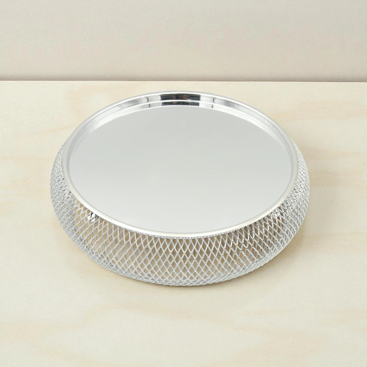 Durable Snack & Dessert Tray with Insect-Proof Metal Mesh Dome – Shatter-Resistant Base for Elegant Indoor & Outdoor Food Serving - Damoo
