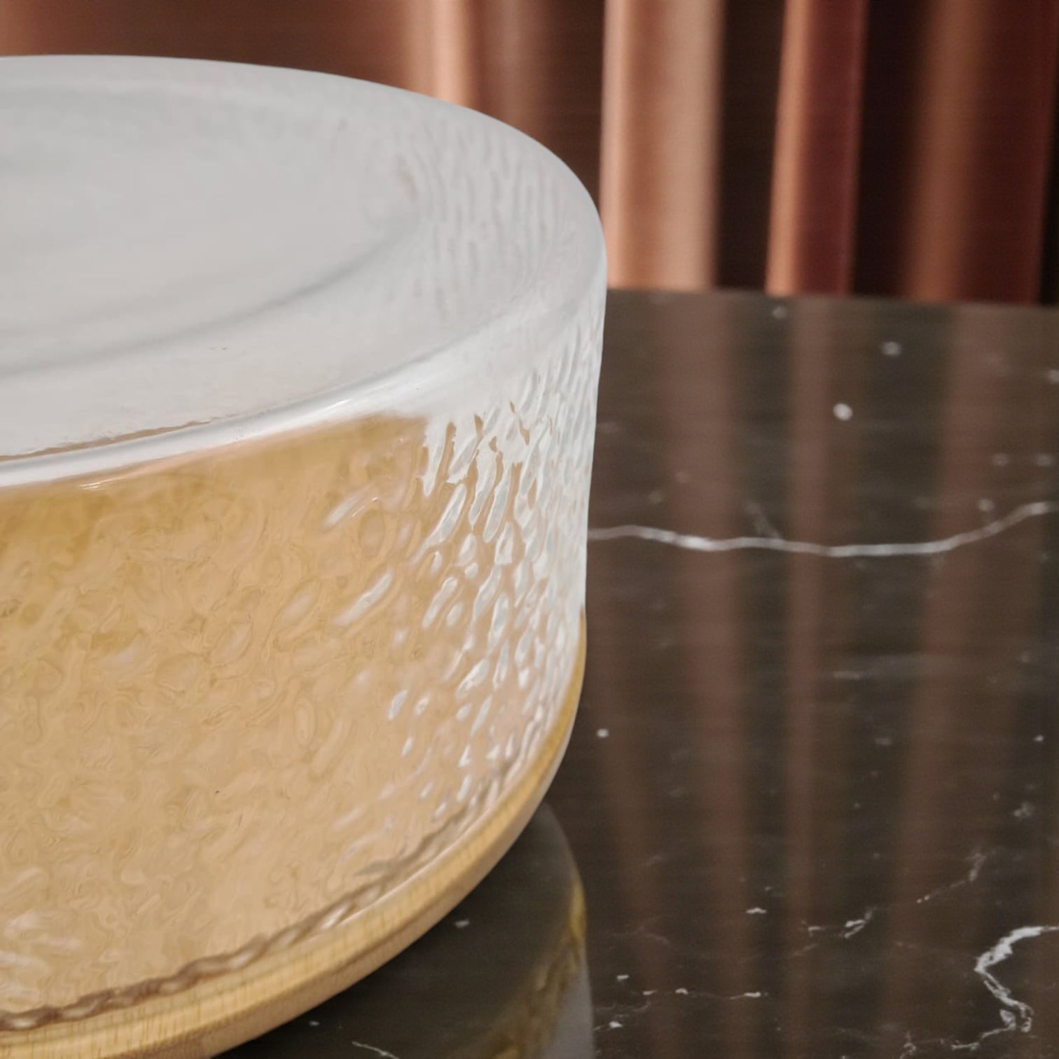 Textured Glass Cake Dome with Bamboo Base | Elegant Serving Display Cover for Cakes, Pastries & Cheese | Eco-Friendly & Modern Kitchenware