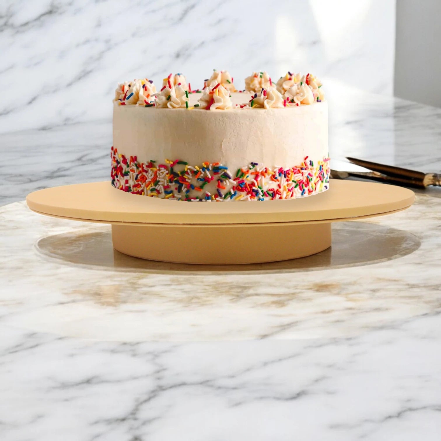 Elegant Leather Round Cake Stand – Large Luxury Dessert Display for Special Occasions & Stylish Serving - Damoo