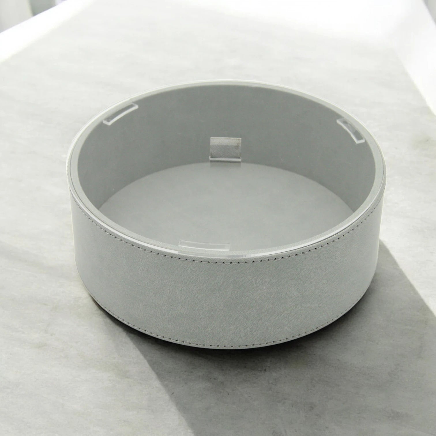 Elegant Minimalist Round Tray with Acrylic Cover – 1 Piece - Modern Serving & Organizer Tray for Breakfast, Snacks, Drinks, Kitchen & Dining - Damoo