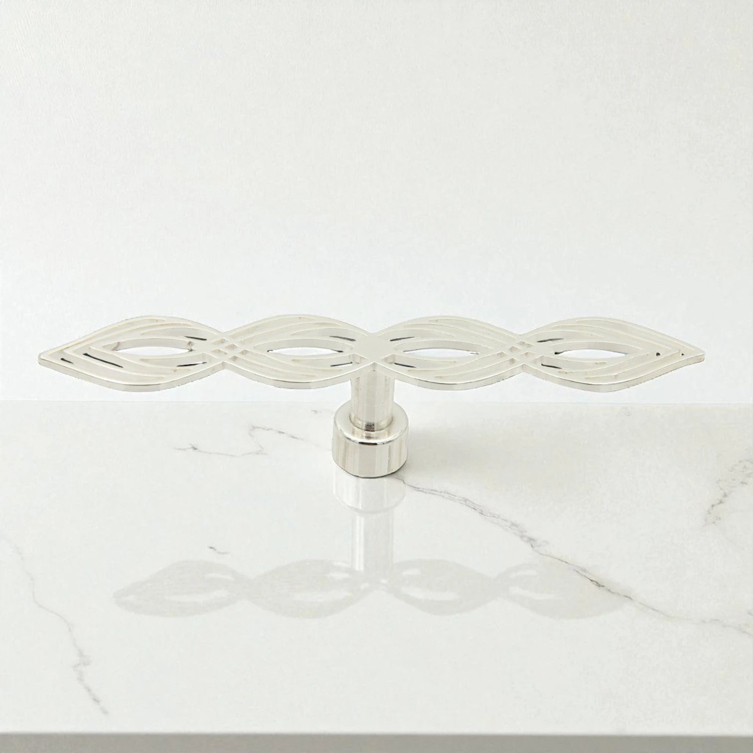 Fursan Clear Acrylic Cake Server – Delicate Leaf Collection with Dome Lid & Iron Handle - Damoo