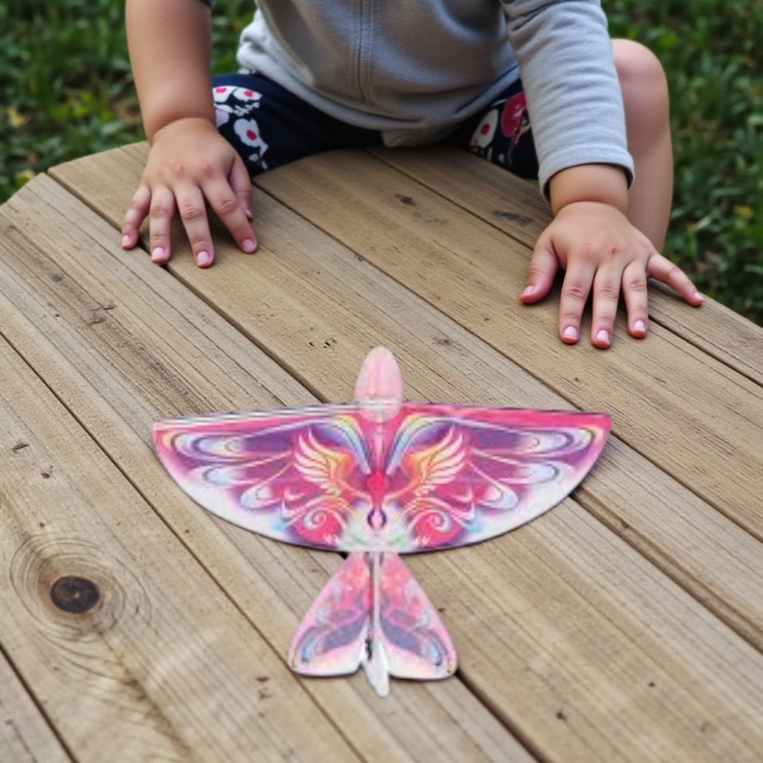 لعبة طائرة إلكترونية على شكل طائر | طائرة بدون طيار ذاتية الطيران مزودة بأضواء، مناسبة للأطفال من سن ٨ سنوات فما فوق | طائرة هليكوبتر شراعية صغيرة تعمل بالتحكم عن بُعد، مناسبة للعب في الهواء الطلق للأطفال والكبار