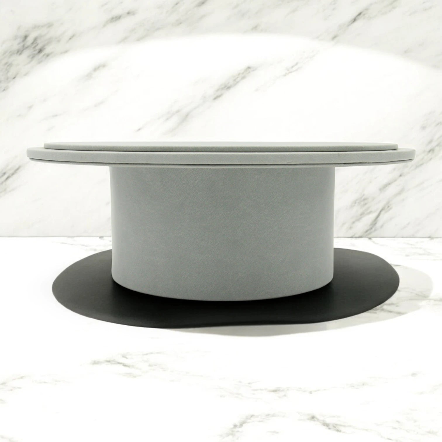 Luxury Leather Round Cake Stand – Large Elegant Dessert Display for Events & Home Decor - Damoo