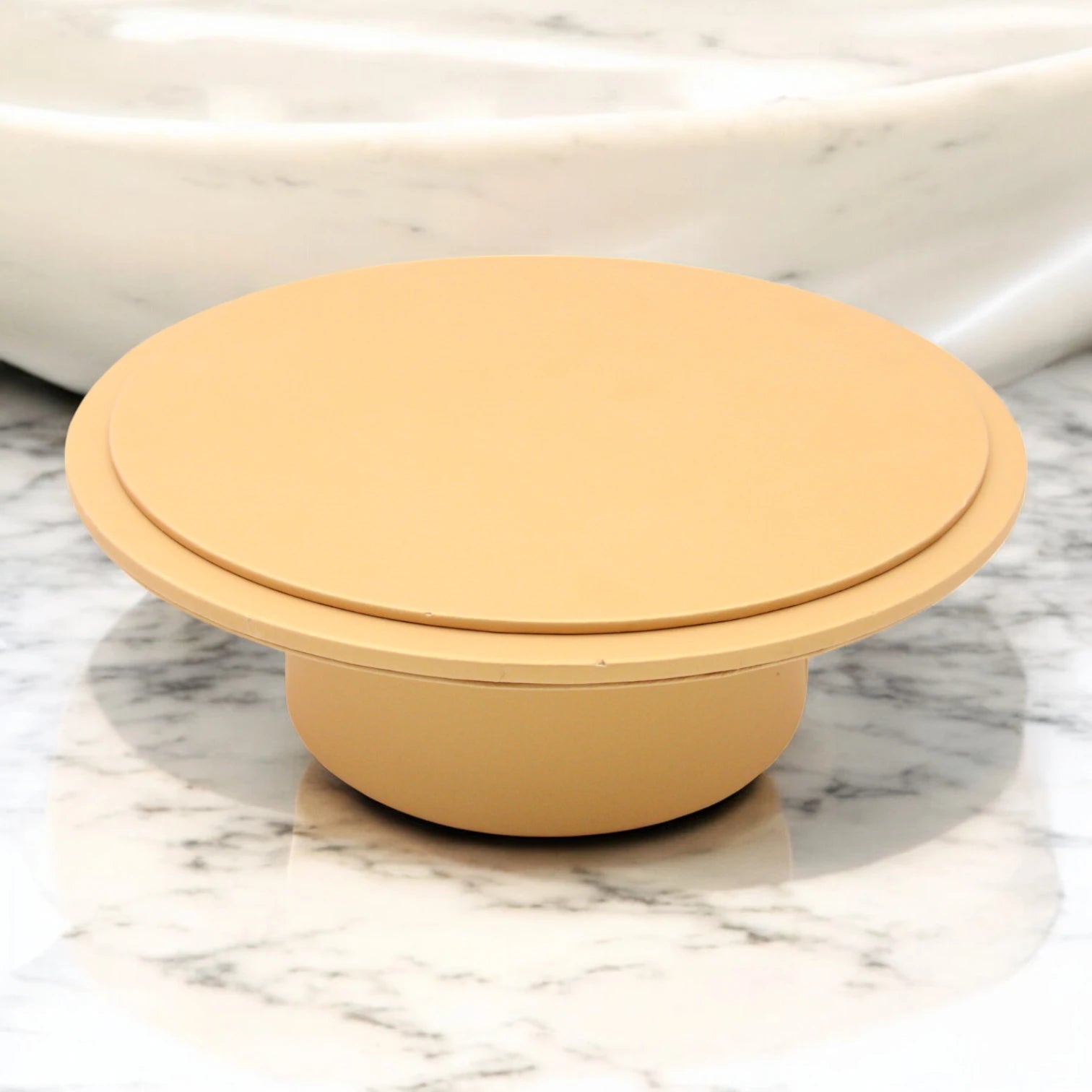 Luxury Leather Round Cake Stand – Large Elegant Dessert Display for Events & Home Decor - Damoo