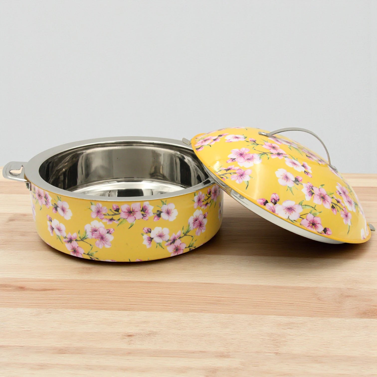 MayFlower Yellow Floral Hot Pot – 3500ml Thermal Casserole with Stainless Steel Interior – Elegant Food Warmer with Lid – Keeps Meals Hot & Fresh - Damoo