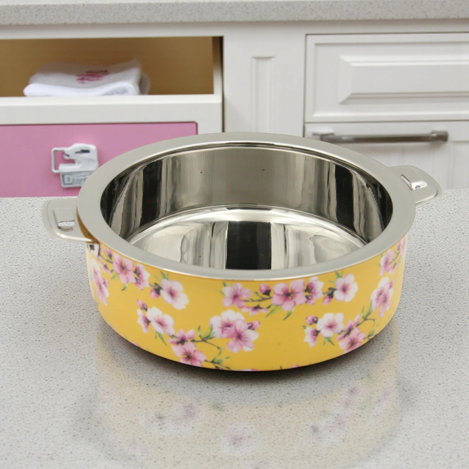 MayFlower Yellow Floral Hot Pot – 3500ml Thermal Casserole with Stainless Steel Interior – Elegant Food Warmer with Lid – Keeps Meals Hot & Fresh - Damoo