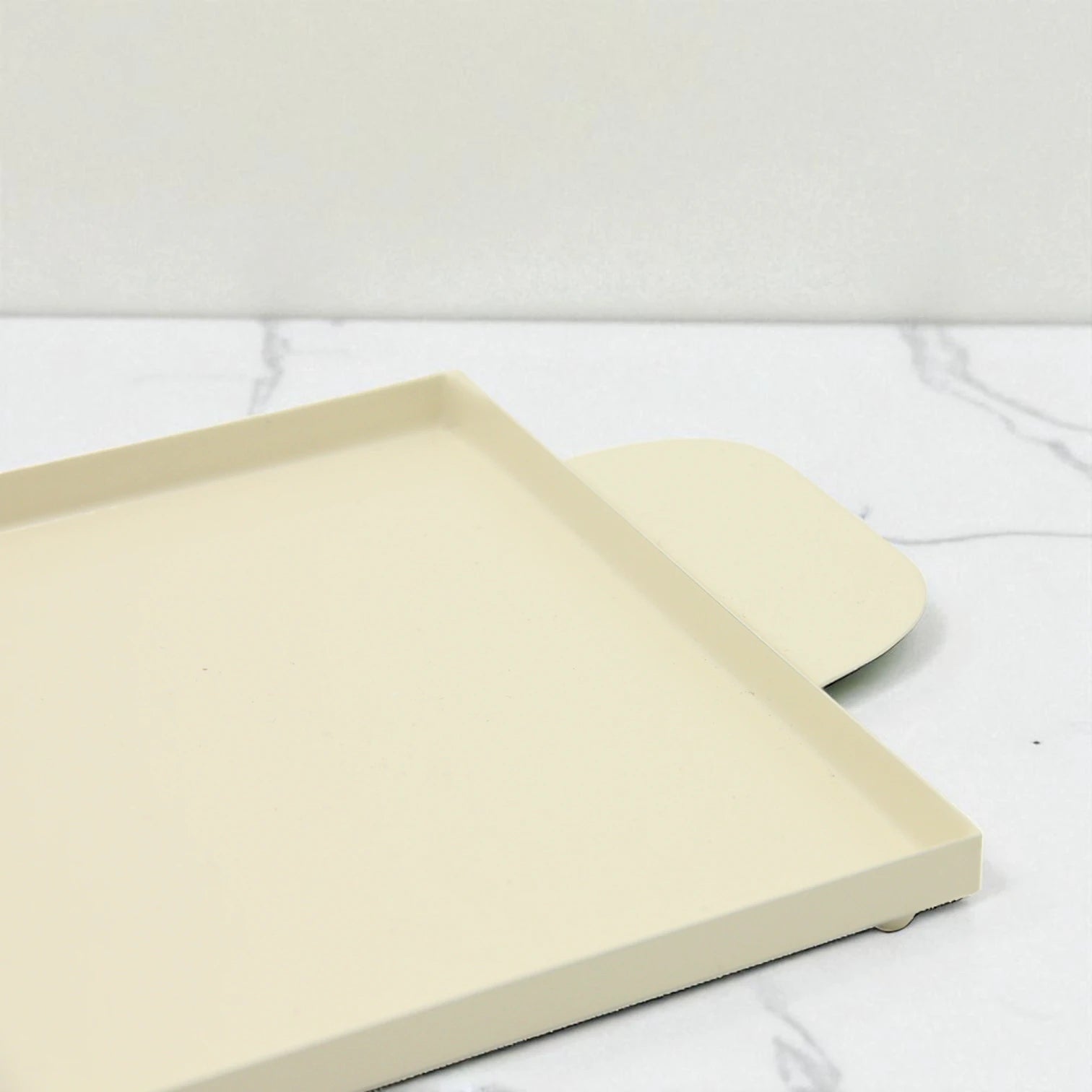 Minimalist Beige Multipurpose Serving Tray with Clear Dome Cover – Elegant Fruit, Pastry & Dessert Display Solution | Reusable & Easy to Clean - Damoo