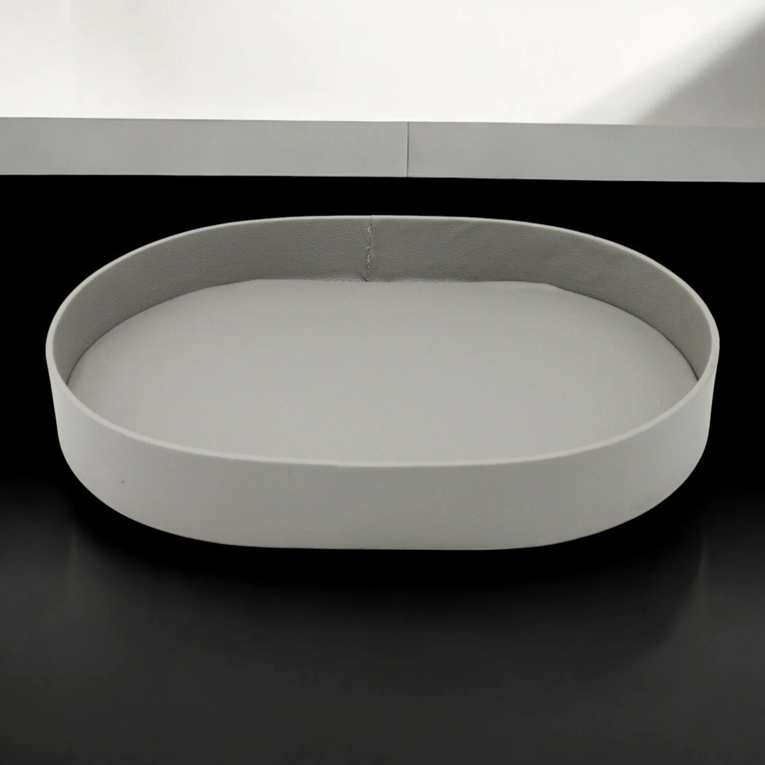Modern Gray Oval Leather Catchall Tray – Sleek PU Leather Valet Organizer for Entryway, Office, or Nightstand - Damoo