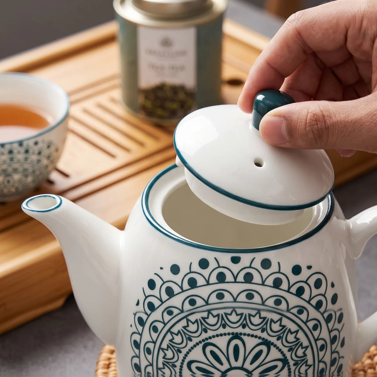 Che Brucia Porcelain Coffee & Tea Pot 700 ml – Lidded Teapot with Spout and Handle, Decorative Blue or Green Design - Green - Image 2
