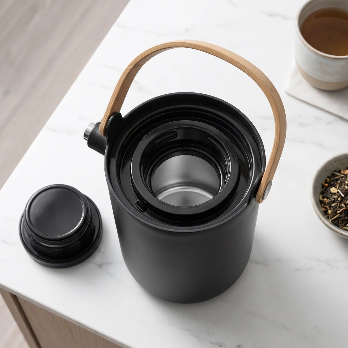 Eva Solo Nordic Kitchen Tea Vacuum Black 1 Litre – Tea Filter Included | Leak-Proof Design | Keeps Drinks Hot or Cold