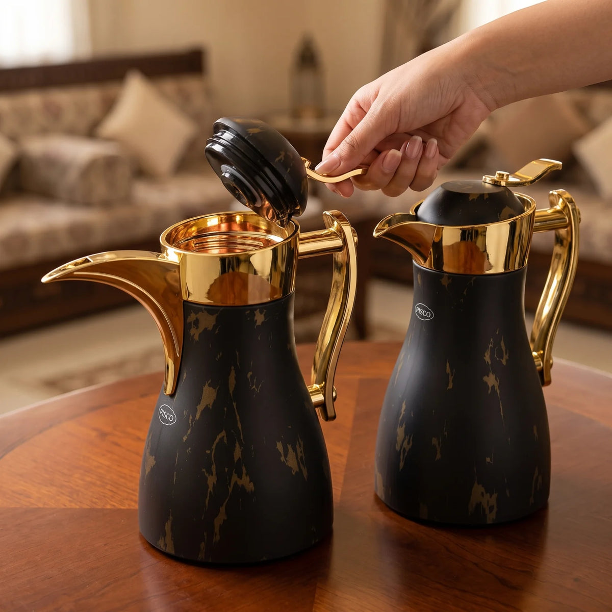 PISCO Pil Insulated Beverage Carafe – Black and Gold Marbled Design with Handle, Spout and Hinged Lid