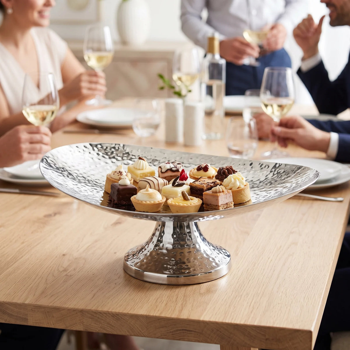 Stainless Steel Serving Plate 40 x 30 x 15 cm – Elevated Hammered Silver Platter for Cakes, Desserts and Table Serving