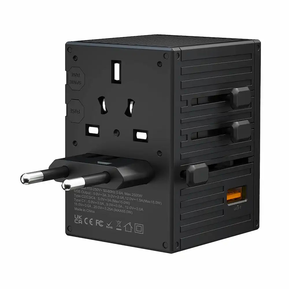 Porodo Universal Travel Charger with GaN Tech – PD 65W Fast Charging, 4 USB-C + 1 USB-A Ports, Worldwide Plug Support (UK/EU/US/AU) - Damoo