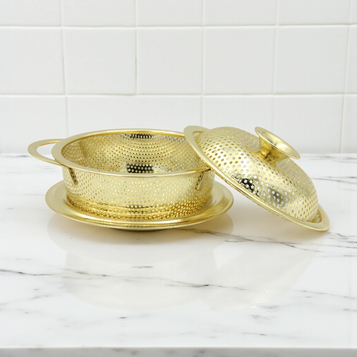 Premium Golden Stainless Steel Food Colander with Handles & Lid – Elegant Strainer for Washing Rice, Pasta, Vegetables & Fruits – Perforated Drain Bowl with Base Plate - Damoo