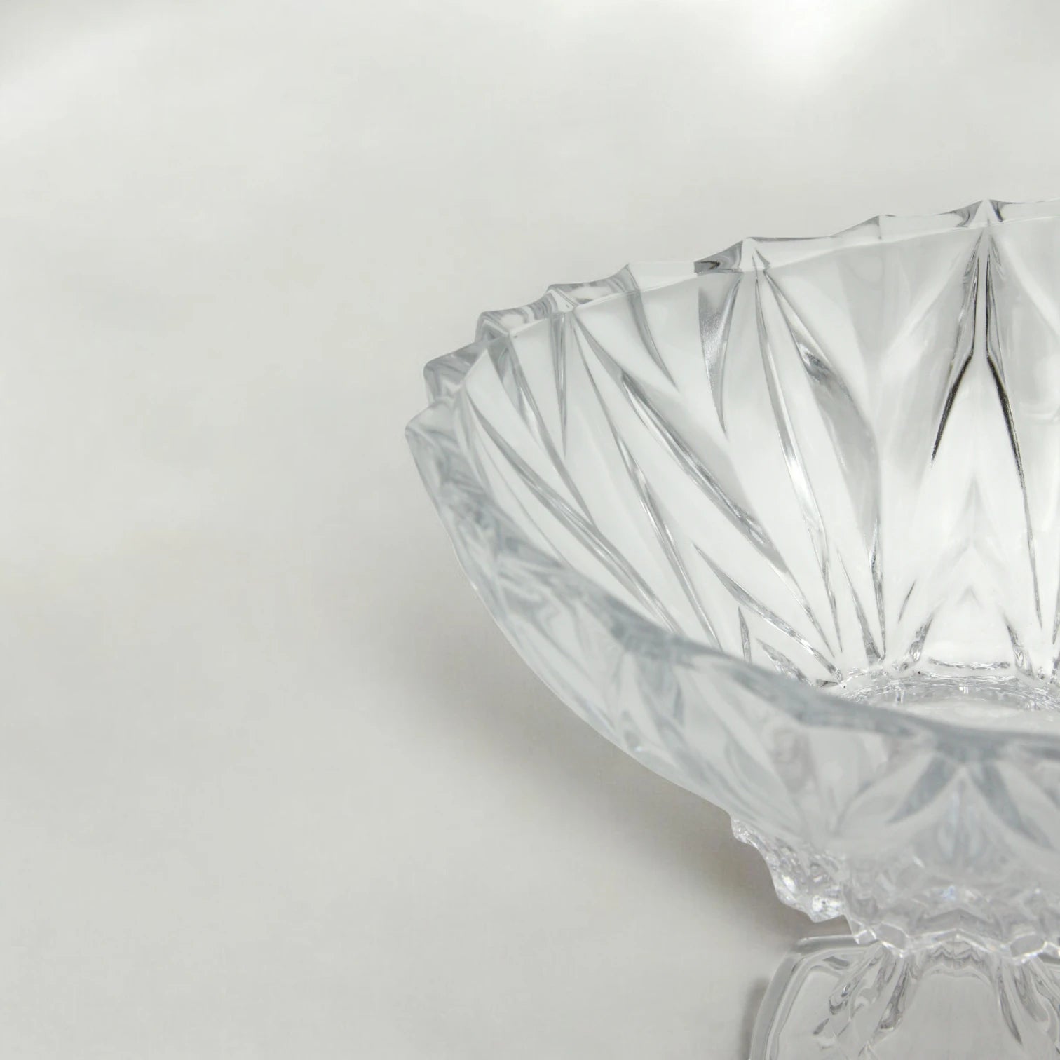 SAKURA kaya Large Footed Glass Bowl – Large Decorative Serving Bowl for Salads, Soups & Desserts – Premium Minimalist Design – Dishwasher & Microwave Safe – 26 CM - SK206 72200W - Damoo