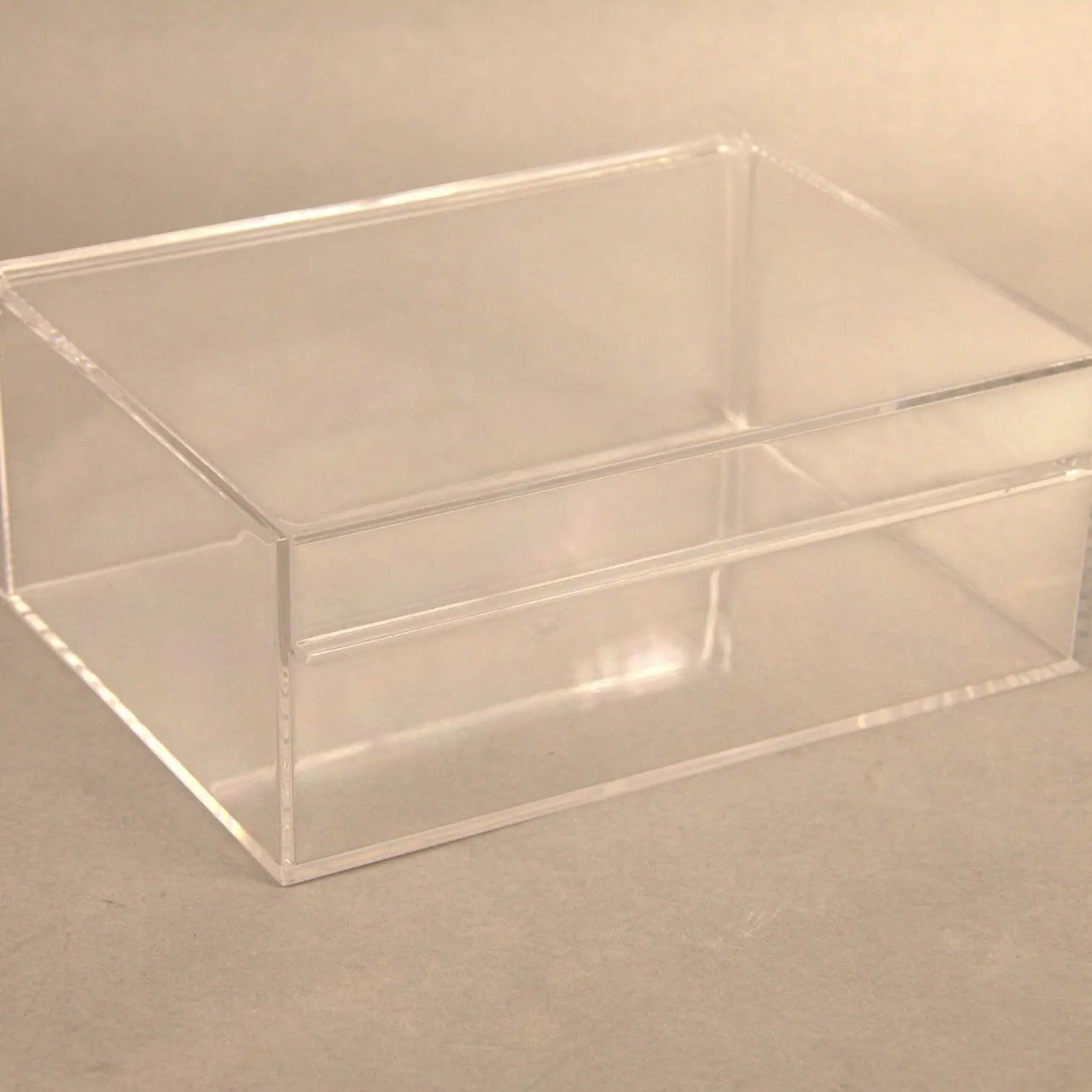 Vague Clear Acrylic Serving Tray – Minimalist Organizer for Kitchen, Office, Vanity & Events - Damoo