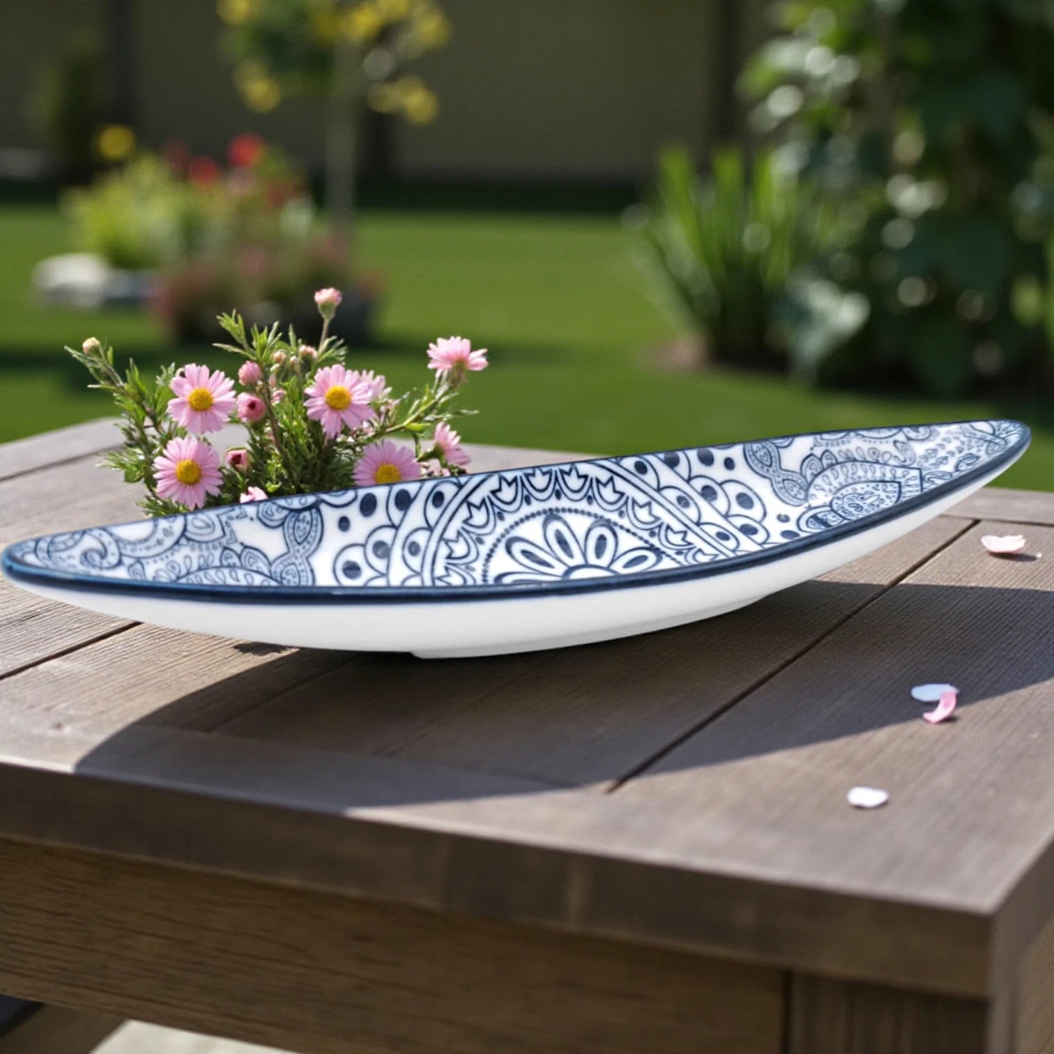 Che Brucia Ceramic Boat-Shaped Serving Dish – Blue & White Patterned Mandala Design | Premium Decorative Tableware for Snacks, Nuts, Olives, Dry Fruits, Sauces & Appetizers – 23cm