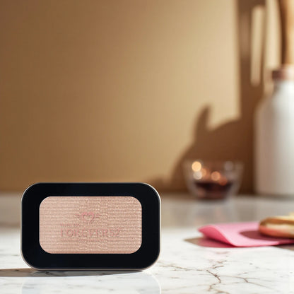 Forever52 Glow On Highlighter FGH003 Bonfire (7g). Silky cream highlighter with full coverage, ultra-blendable texture, radiant finish. Vegan & cruelty-free. - Damoo