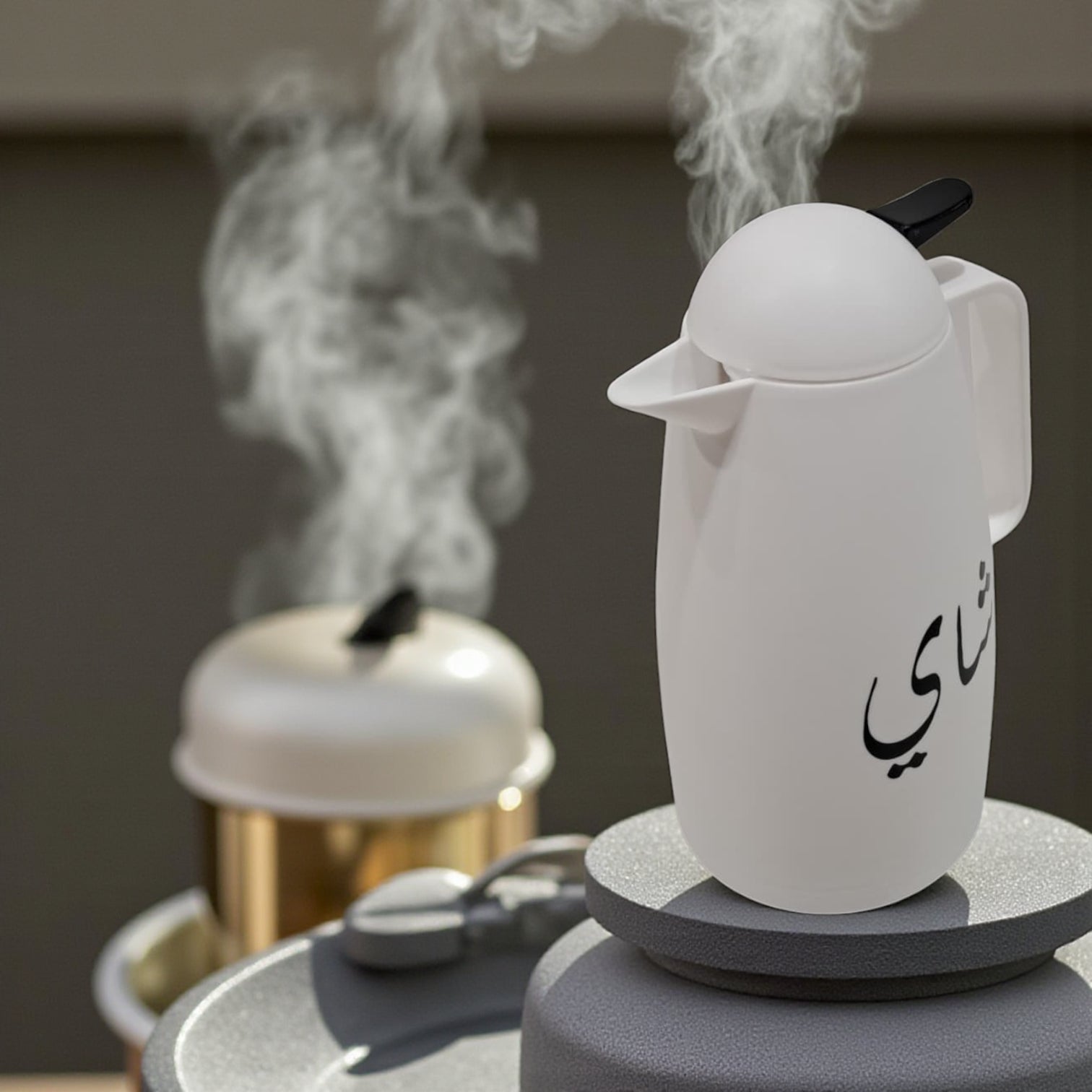 White Tea Thermos 1L – Elegant Arabic Calligraphy Design | Insulated Flask for Hot & Cold Beverages | Modern Minimalist Style - Damoo