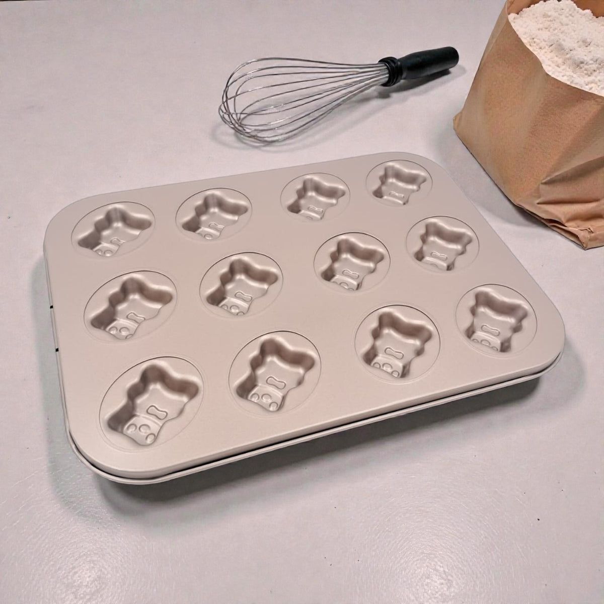 12-Cup Carbon Steel Non-Stick Bear Shape Cake & Muffin Baking Pan – Cute Animal Mold Tray (2.5H x 35L x 26.5W CM) - Damoo