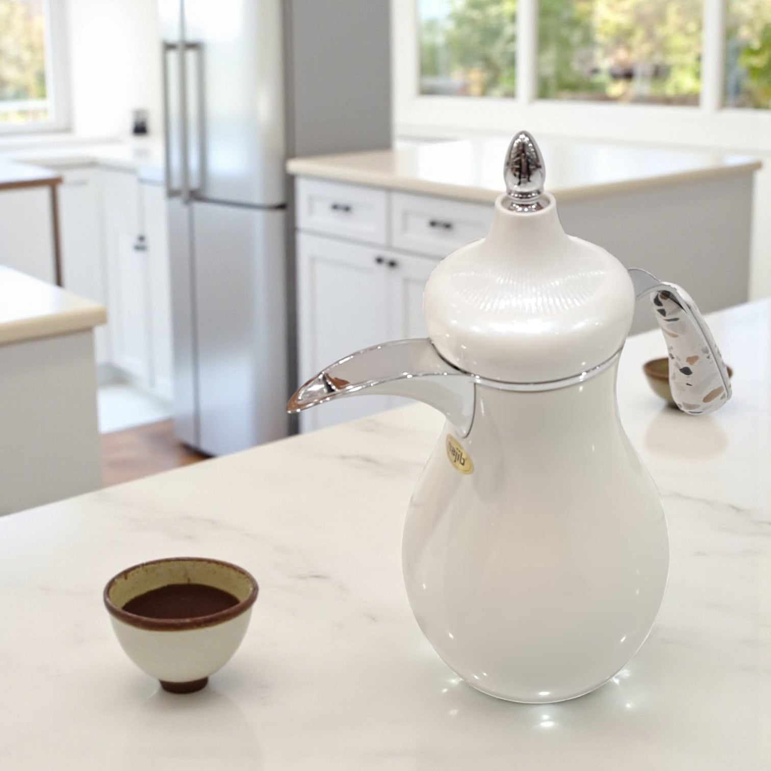 Najib Modern Style Vacuum Flask Set – 0.7L & 1.0L White Silver & White Gold Thermos Duo, Elegant Face Design, Double-Wall Insulated Jugs for Hot & Cold Beverages, Leak-Proof Lid & Ergonomic Handle - Damoo