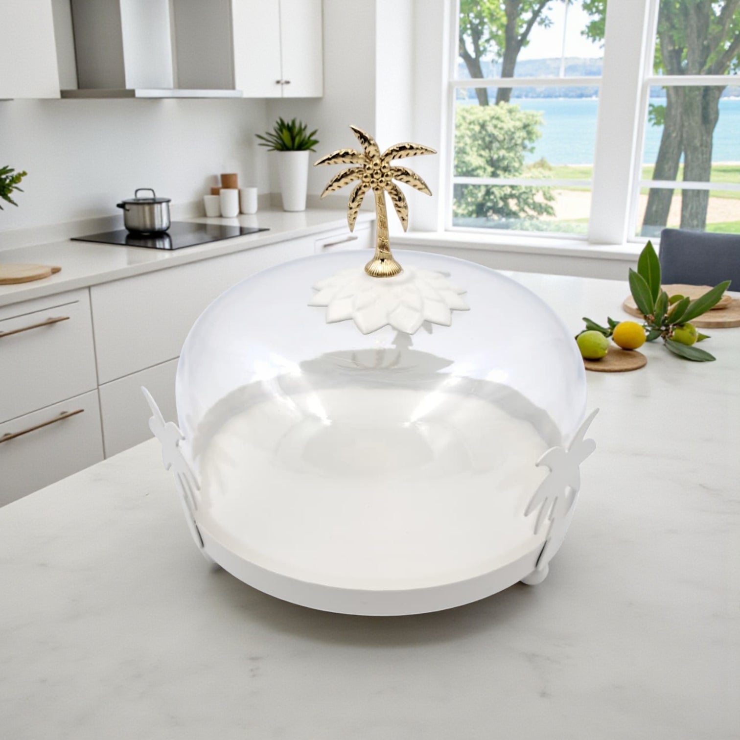 حامل كيك على شكل شجرة نخيل أبيض وذهبي بغطاء مقبب - صينية حلويات دائرية أنيقة من النحاس والزجاج | طبق تقديم مزخرف للكيك والتمر والحلويات