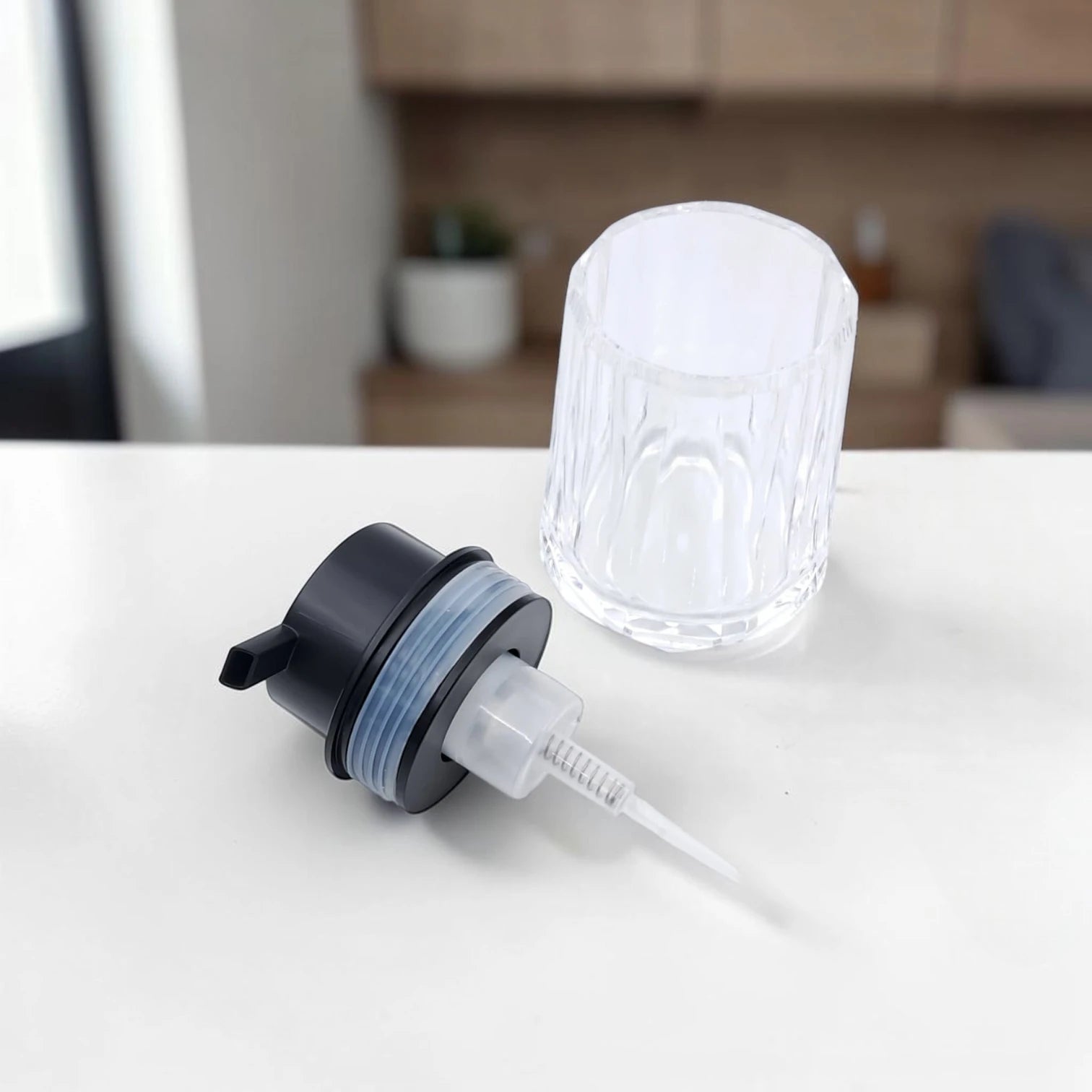 SHENGYA Foaming Soap Dispenser 280ml, Transparent Refillable Plastic Pump Bottle for Bathroom & Kitchen Countertop - Damoo