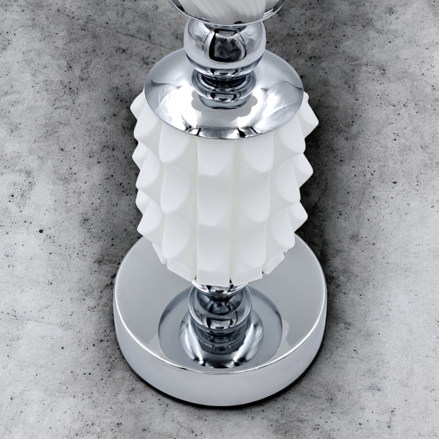 Modern Silver & White Bakhoor Burner – Ornate Decorative Arabic Incense Holder for Home, Office & Majlis – Metal & Textured Design (H26 × L10 × W10 CM) - Damoo