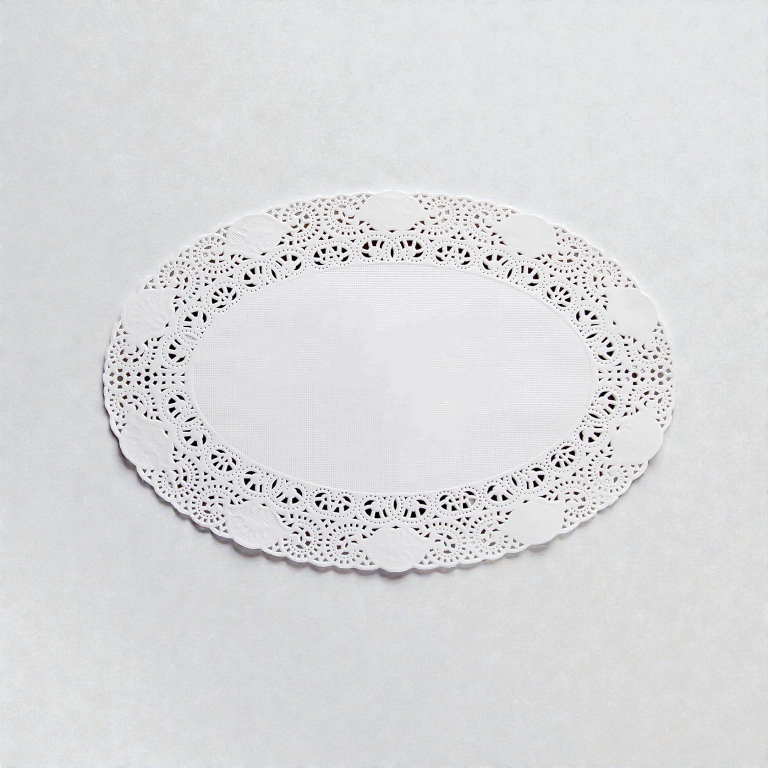 Falcon Oval Doyley Paper Serving Mats – Decorative Lace Food Presentation Paper, Grease-Absorbing & Food-Safe, Ideal for Cakes, Pastries & Catering ( Pack of 250) - Damoo