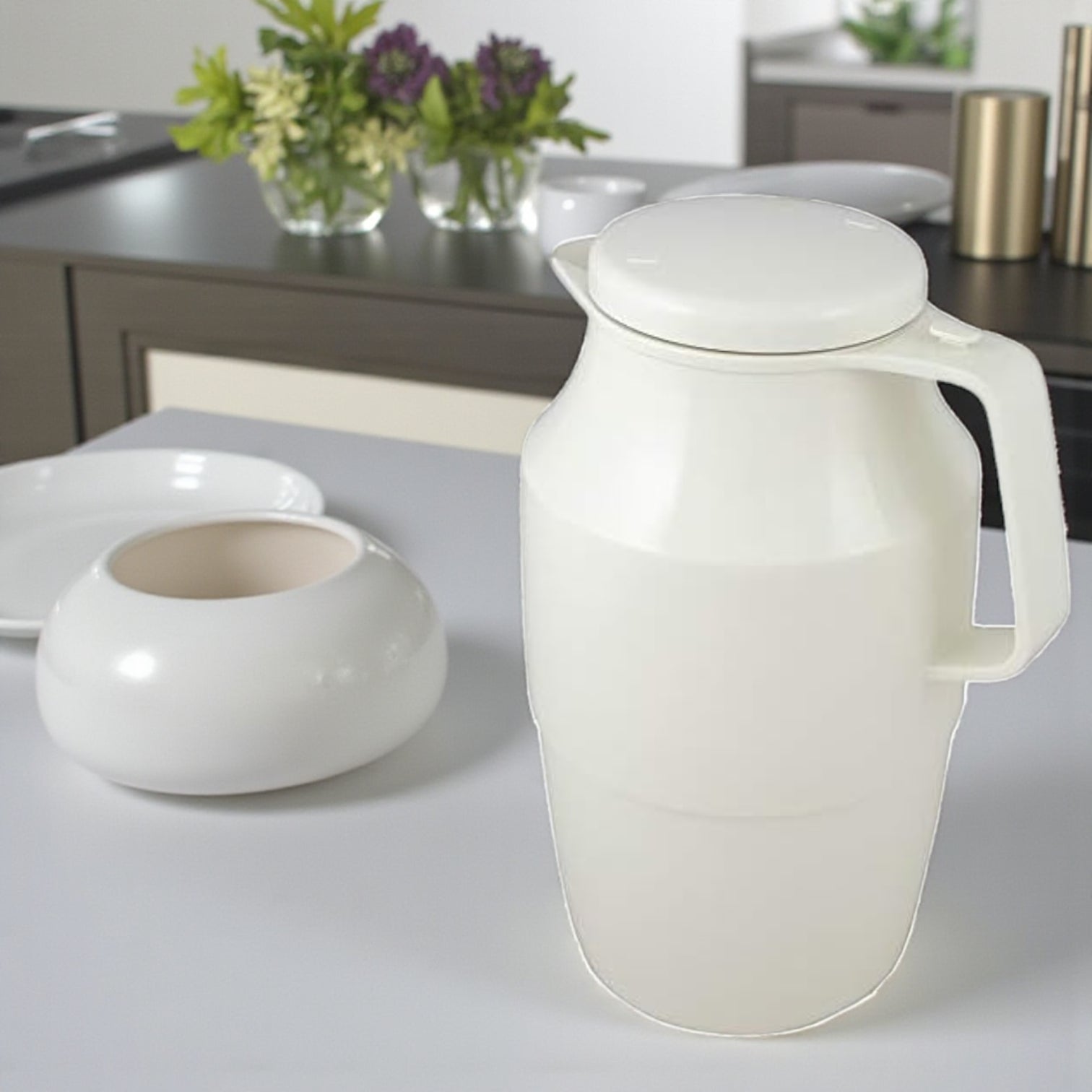 Helios Insulated Vacuum Jug 2.0L – White | Premium Plastic Thermos Flask with Q100 Glass Insert | German-Made Double-Wall Design for Excellent Heat Retention - Damoo