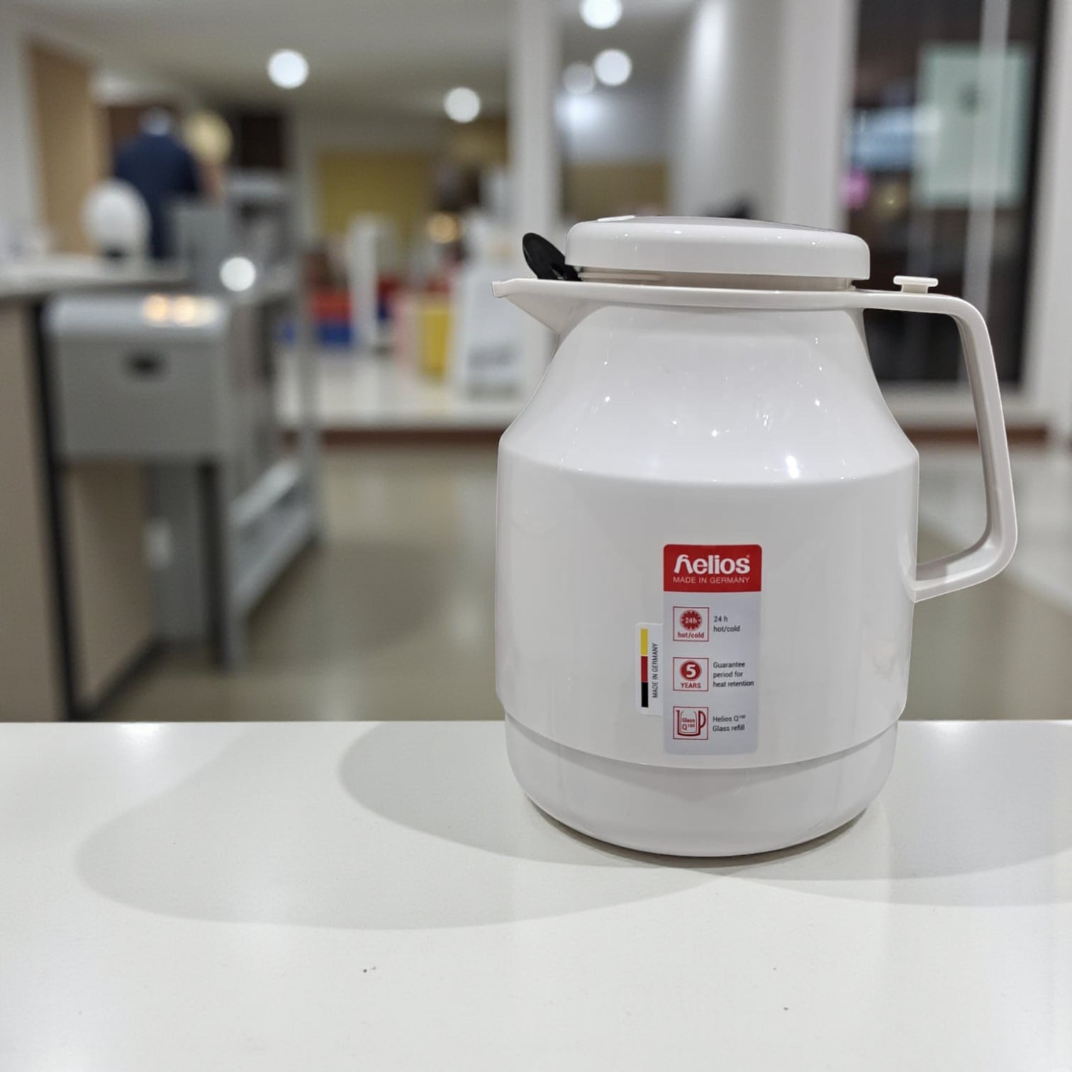 Helios Insulated Vacuum Jug 1.0L – White | Premium Plastic Thermos Flask with Q100 Glass Insert | German-Made Double-Wall Design for Excellent Heat Retention - Damoo