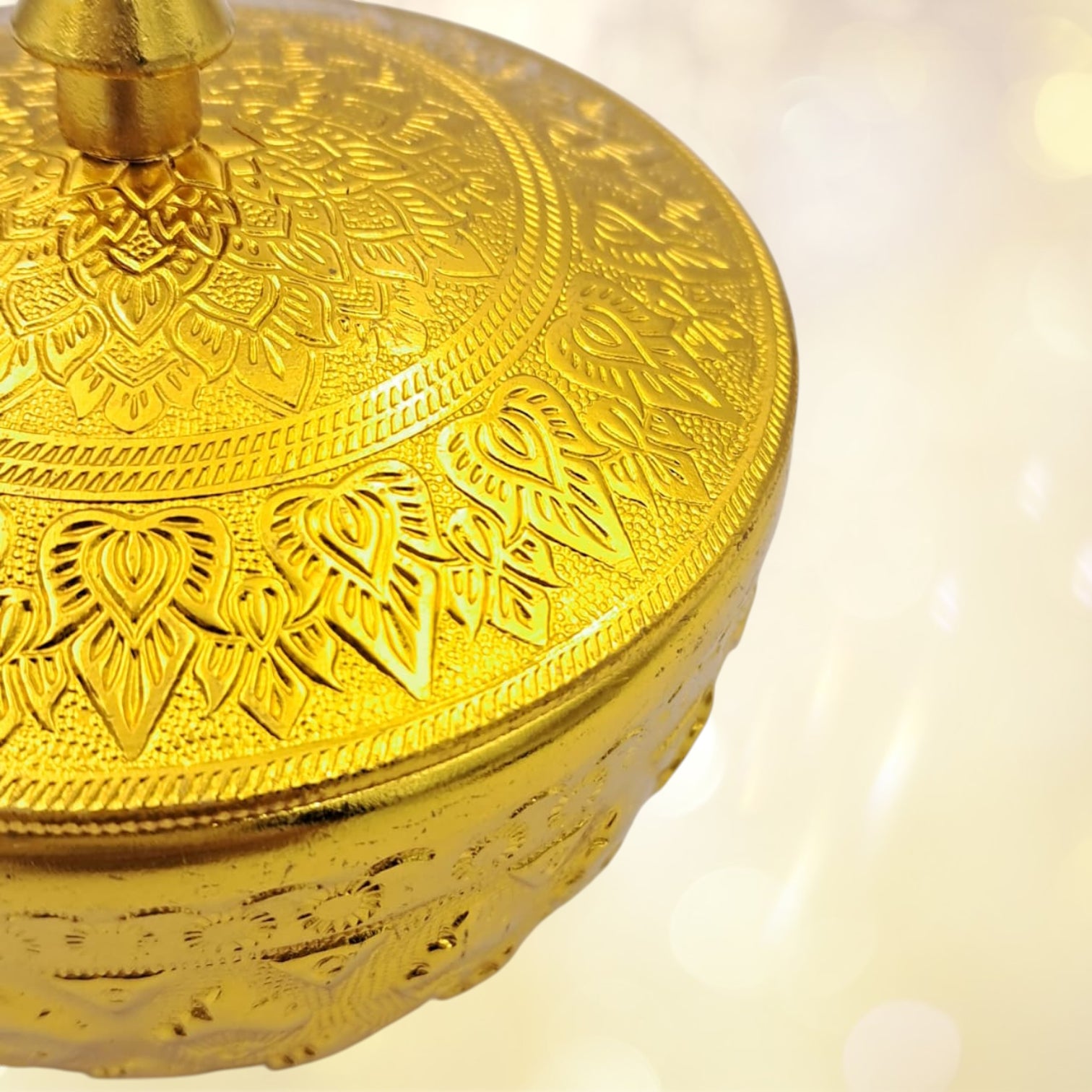 Thai Engraved Aluminum Sugar & Date Bowl with Lid | Silver & Gold | 8.5cm | Hospitality Dish for Sweets, Dates, Sugar & Arabic Coffee Service