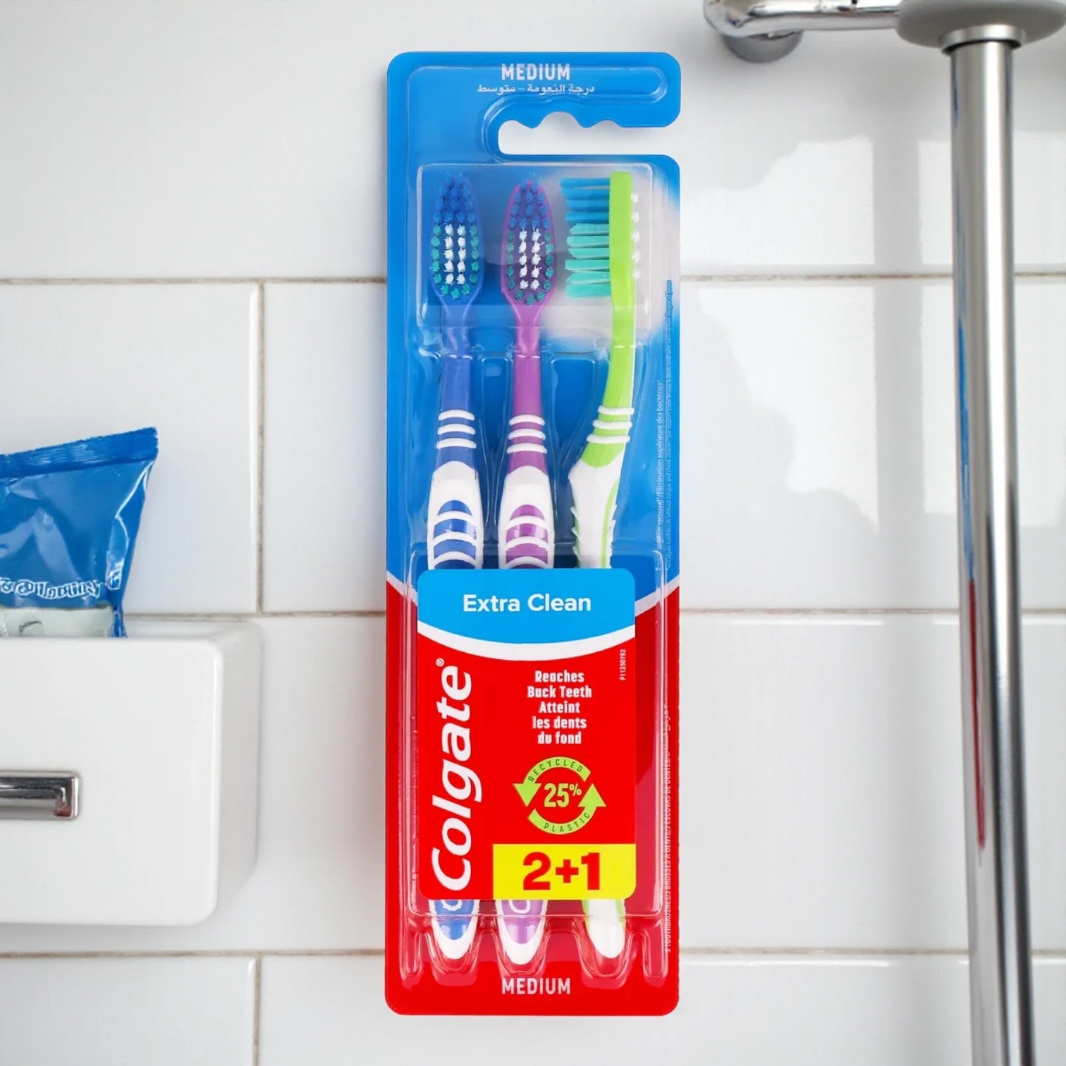 Colgate Extra Clean Toothbrush 3 Pack | Medium Bristles | Effective Oral Care | Deep Cleaning | Multicolour - Damoo