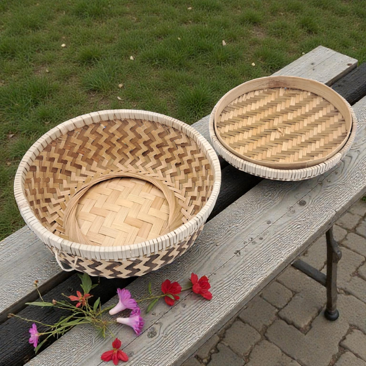 Handwoven Round Bamboo Basket with Lid – Natural Decorative Storage & Serving Bowl (15H x 22L × 22W CM) - Damoo