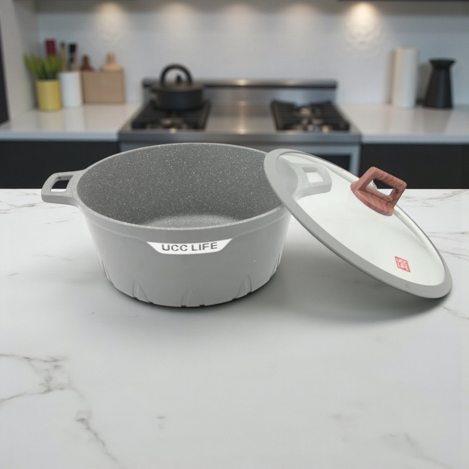 مجموعة أواني طهي جرانيت غير لاصقة من يو سي سي لايف، مكونة من ١٠ قطع - أواني طهي من الألومنيوم المطروق بأغطية زجاجية (٢٠ سم، ٢٤ سم، ٢٨ سم، ٣٢ سم، ومقلاة عميقة ٢٨ سم) 