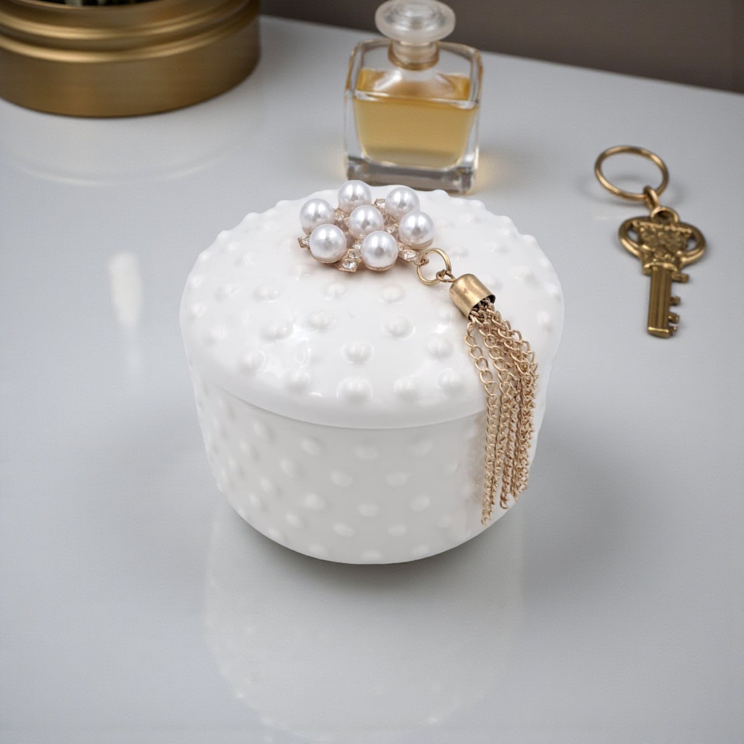 Elegant Porcelain Jewelry Box with Pearl & Crystal Lid – White Round Decorative Trinket Holder with Golden Tassel Accent