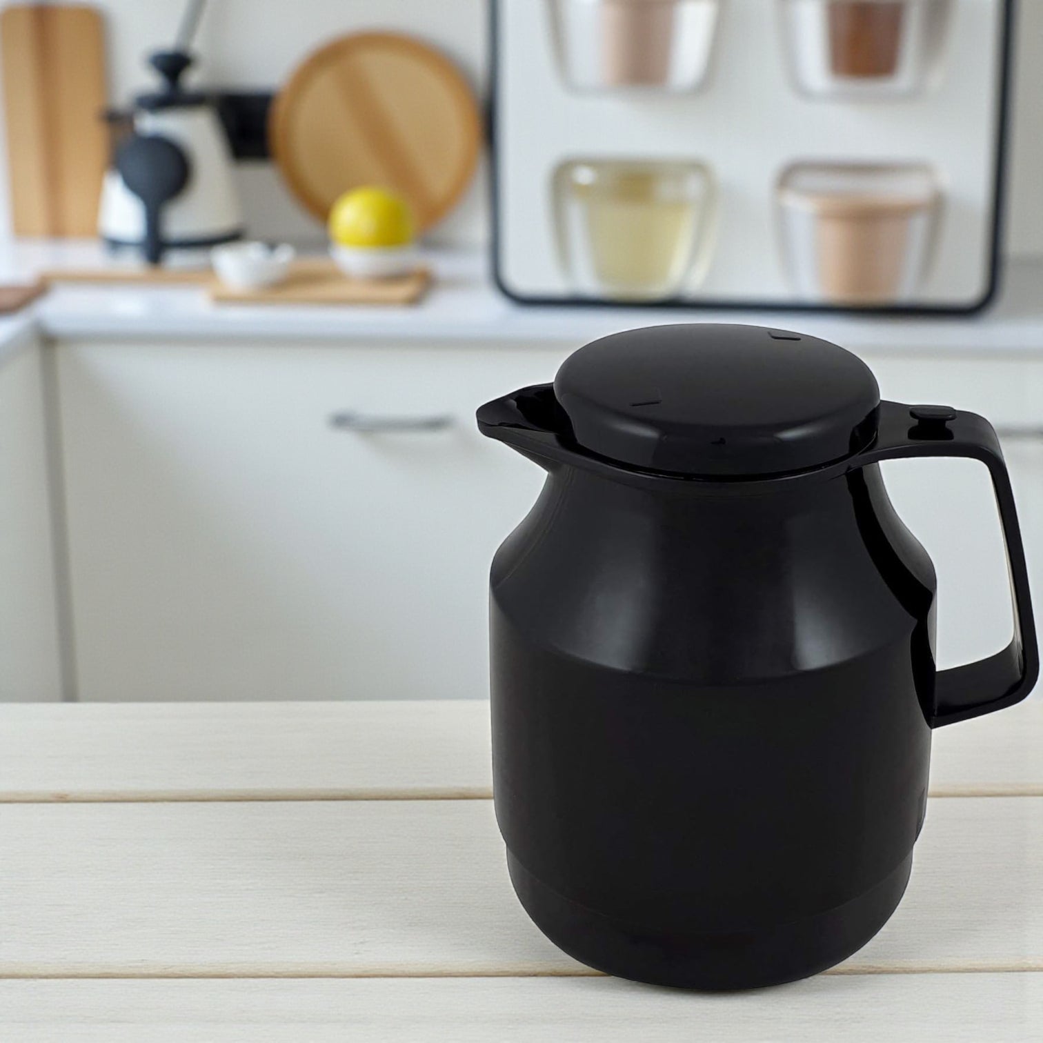 Helios Insulated Vacuum Jug 1.0L – Black | Premium Plastic Thermos Flask with Q100 Glass Insert | German-Made Double-Wall Design for Excellent Heat Retention - Damoo