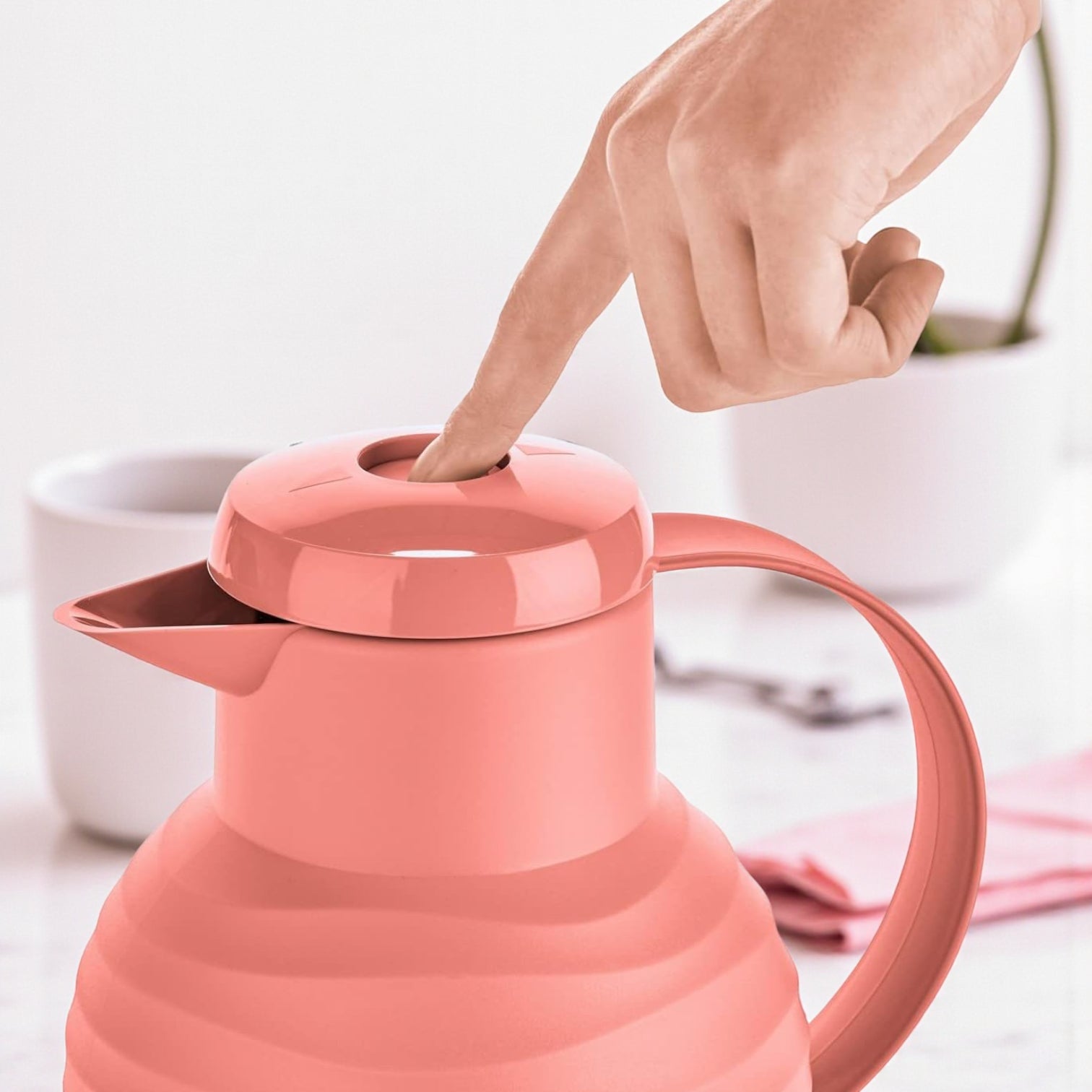 Emsa Samba Wave 1.0L Vacuum Flask – BPA-Free Plastic Insulated Jug with Quick-Press Closure, Double-Wall Glass Liner, 12H Heat / 24H Cold Retention & Modern 3D Wave Design - Damoo