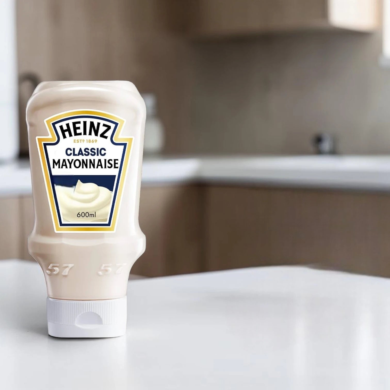 Heinz Creamy Classic Mayonnaise Top Down Squeezy Bottle 600ml, Rich Smooth Mayo Spread, Dip for Sandwiches Burgers Fries & Salads - Damoo