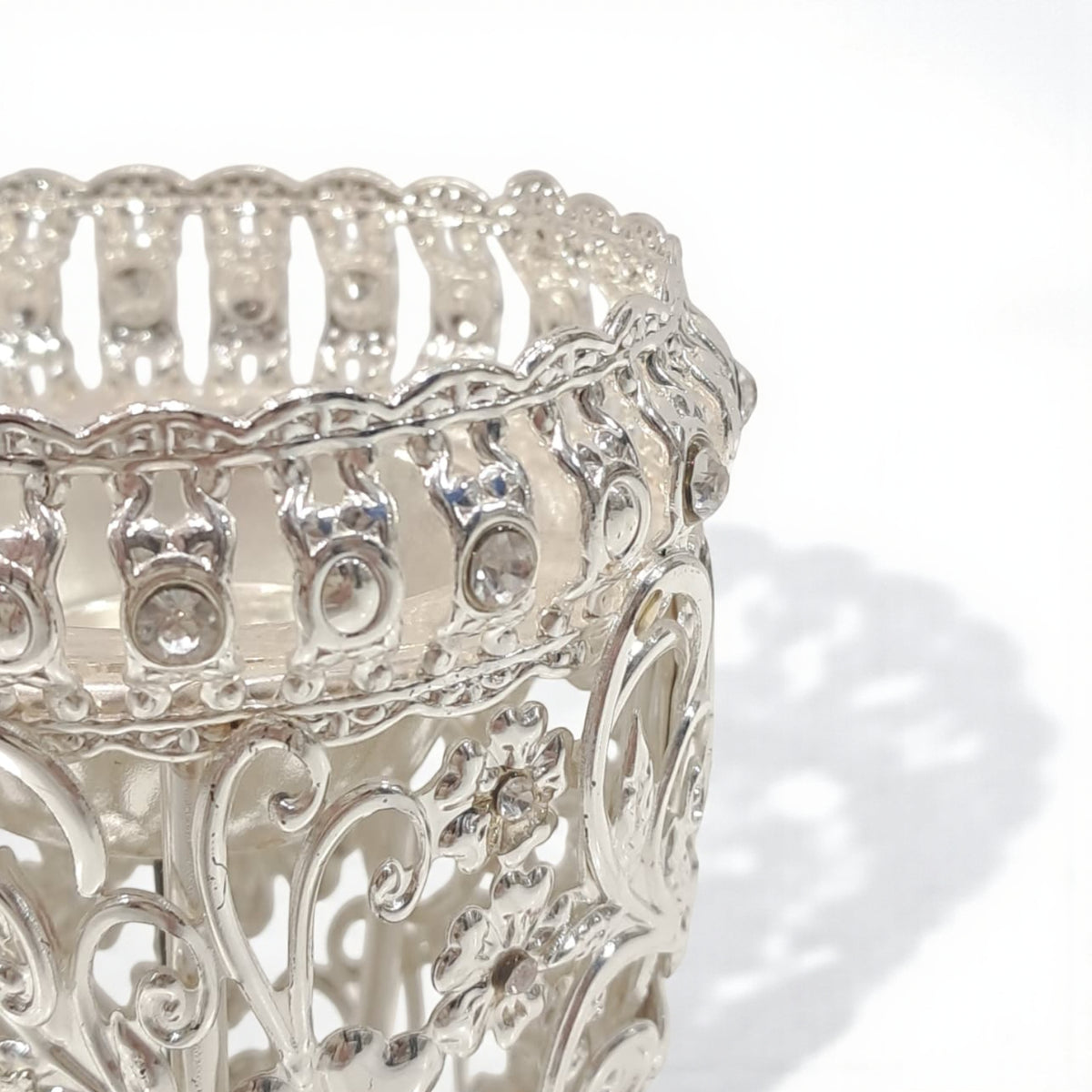 Silver Plated Embossed Incense Burner – Ornate Floral Metal Bukhoor Holder with Elegant Base, Home Fragrance Decor - Damoo