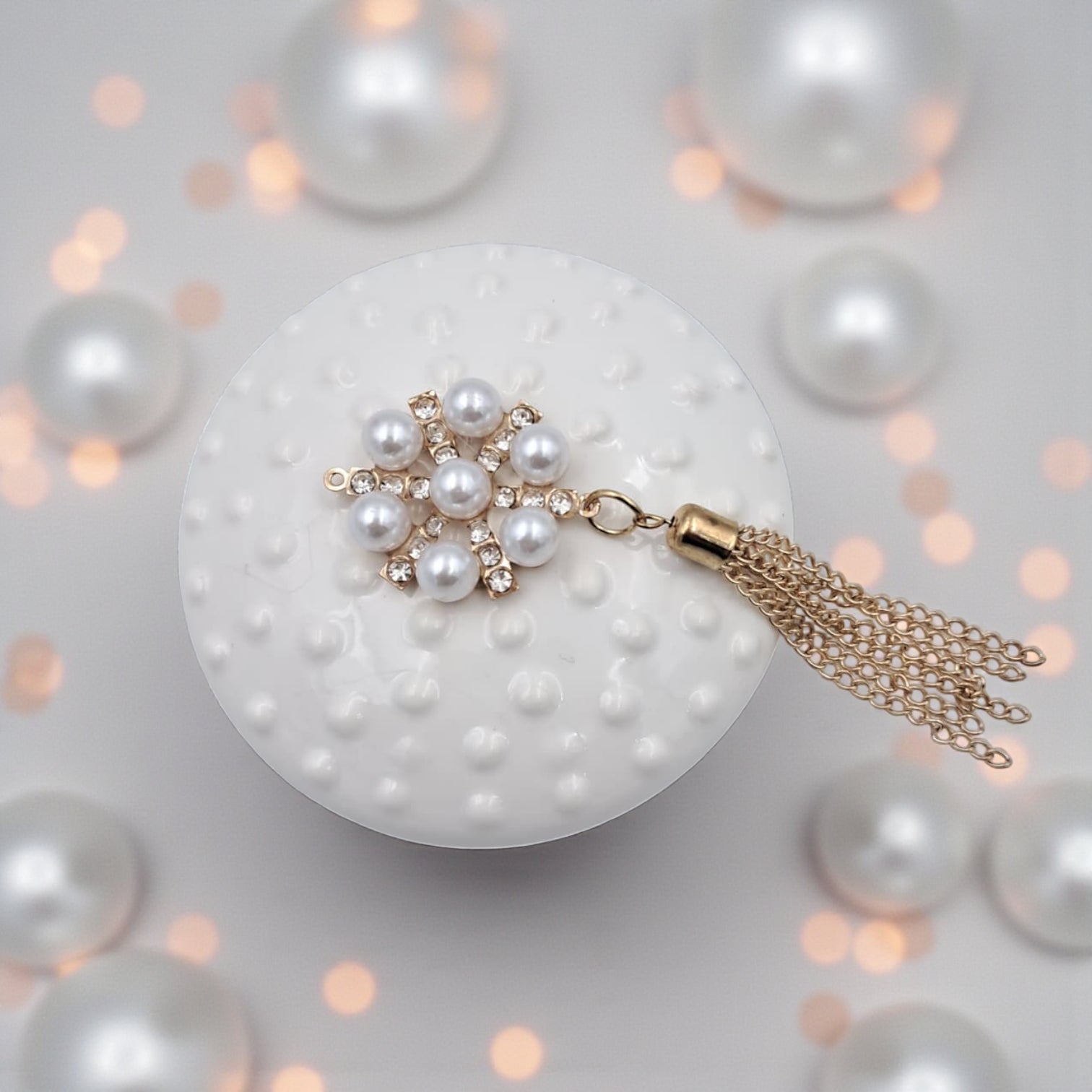 Elegant Porcelain Jewelry Box with Pearl & Crystal Lid – White Round Decorative Trinket Holder with Golden Tassel Accent