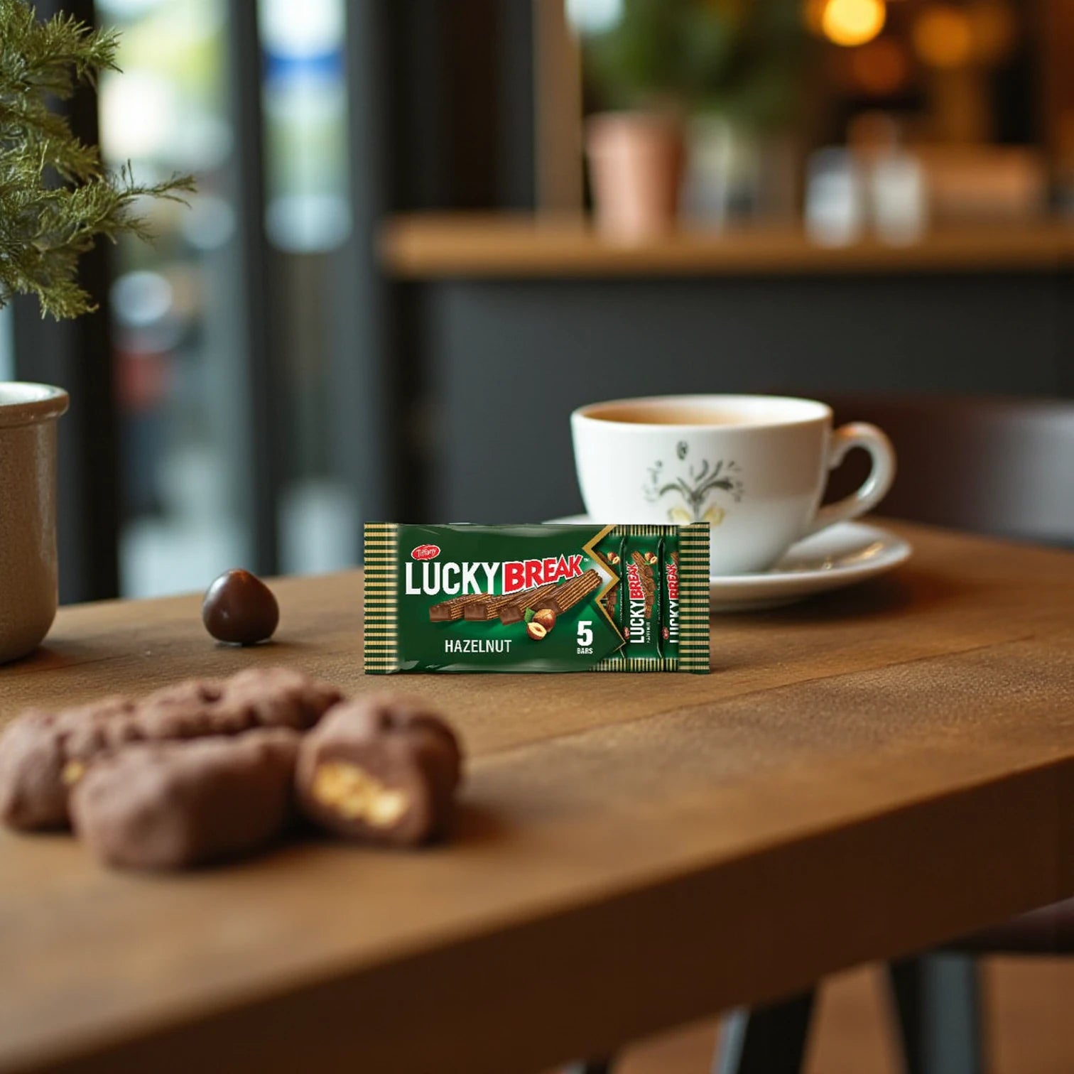 Tiffany Lucky Break Hazelnut Chocolate Wafer – 5 x 40g Crispy Wafers with Creamy Hazelnut Filling and Milk Chocolate Coating | Crunchy & Creamy Snack Bars - Damoo