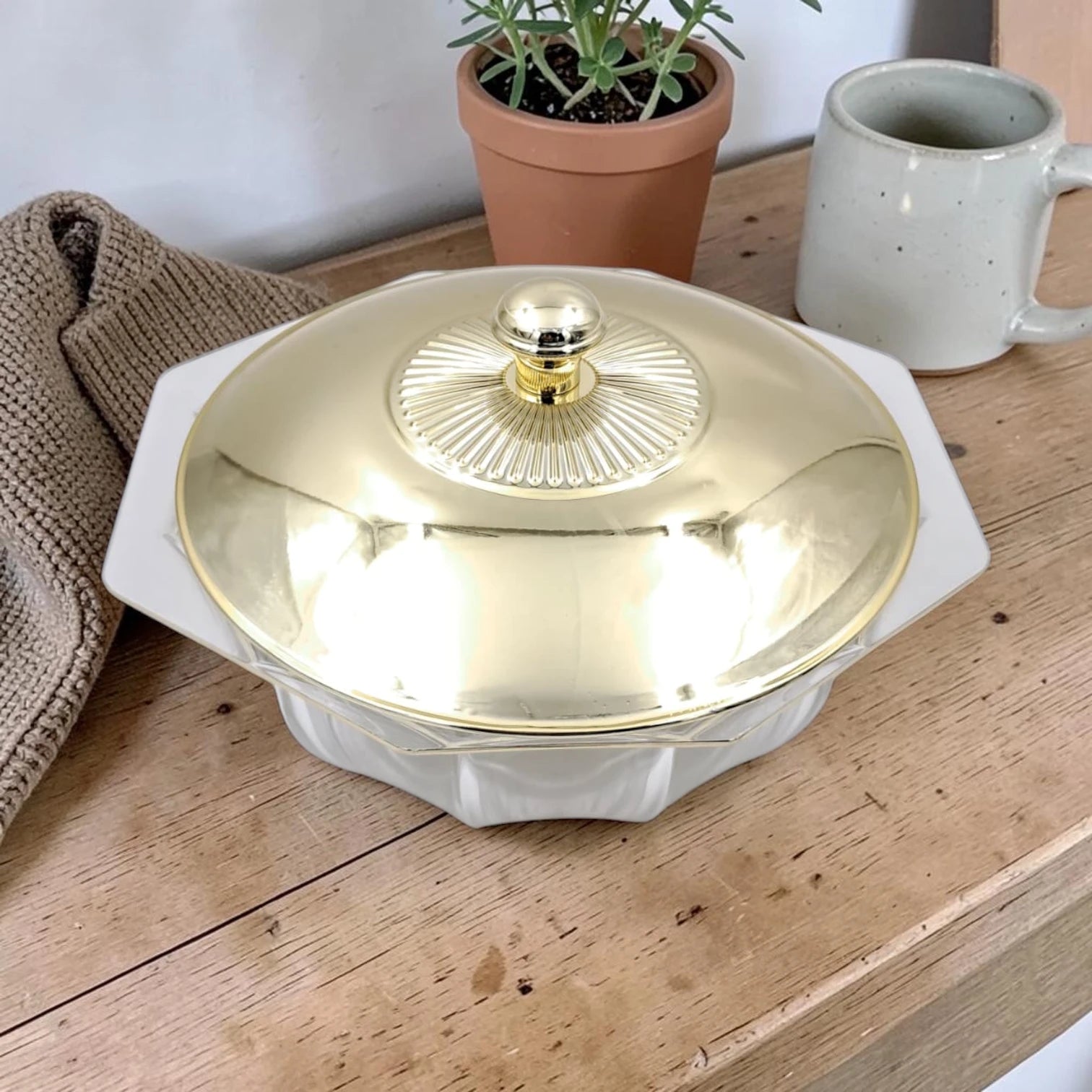 Multi-Purpose Acrylic Serving Bowl with Lid Gold Knob Decorative Table Bowl for Sweets Nuts & Snacks (H(13cm) x W(19.5cm) x L(22cm) x Base(18cm) x cap(18cm)) - Damoo
